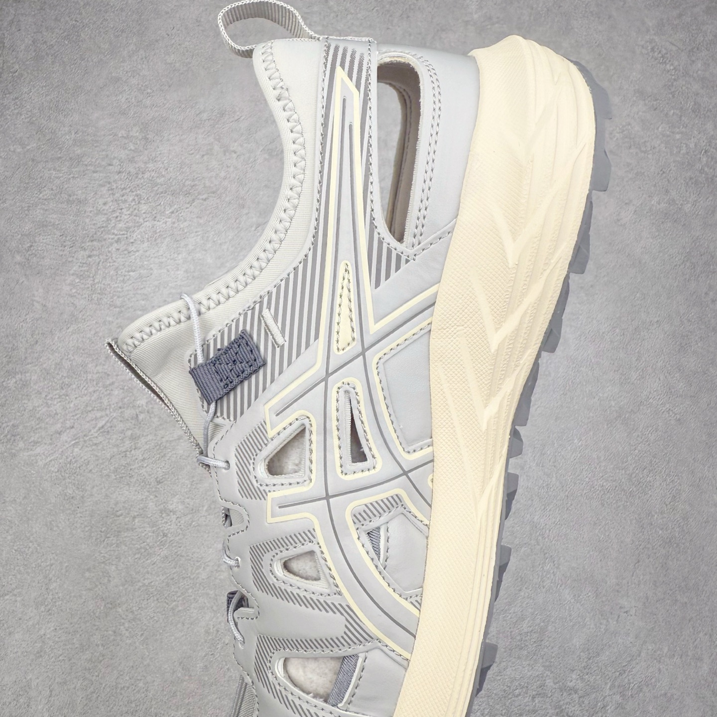 图片[7]-Asics Gel-Sonoma SE 亚瑟士溯溪鞋涉水鞋洞洞鞋 舒适日常休闲百搭防滑低帮户外徒步舒适随行跑步鞋 无界 路更远 今夏必备 颠覆认知 包裹性超强 脚感非常之舒适 侧面镂空设计 透气性极佳 让微风灌入足底 为沸腾夏日注入清爽能量防滑效果也不错 颜值与性能兼备 各平台实体疯狂种草首选 尺码：36 37.5 38 39 40 40.5 41.5 42 42.5 43.5 44 45 46-选品中心