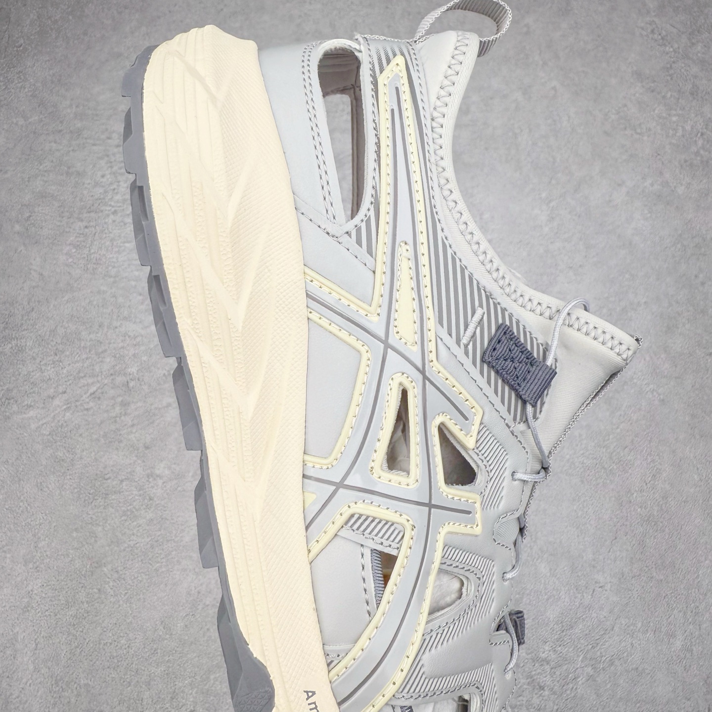 图片[6]-Asics Gel-Sonoma SE 亚瑟士溯溪鞋涉水鞋洞洞鞋 舒适日常休闲百搭防滑低帮户外徒步舒适随行跑步鞋 无界 路更远 今夏必备 颠覆认知 包裹性超强 脚感非常之舒适 侧面镂空设计 透气性极佳 让微风灌入足底 为沸腾夏日注入清爽能量防滑效果也不错 颜值与性能兼备 各平台实体疯狂种草首选 尺码：36 37.5 38 39 40 40.5 41.5 42 42.5 43.5 44 45 46-选品中心