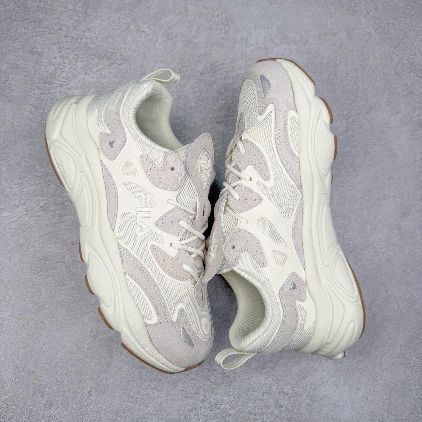 图片[3]-FILA SKIIPPER 斐乐火星2.0减震防滑网面老爹鞋 复古风重现 原鞋开版定制 正品同步鞋材 皮革拼接麂皮 搭配透气网布 主打复古潮流 白粉紫撞色设计 视觉冲击十足 超厚EVA软底设计 轻量舒适脚感 附带内增高效果 妥妥仙女款 完美上脚体验 女神必入单品 强烈推荐 尺码：35.5 36 36.5 37.5 38 38.5 39 40 40.5 41 42 42.5 43 44 44.5 45 45.5-选品中心