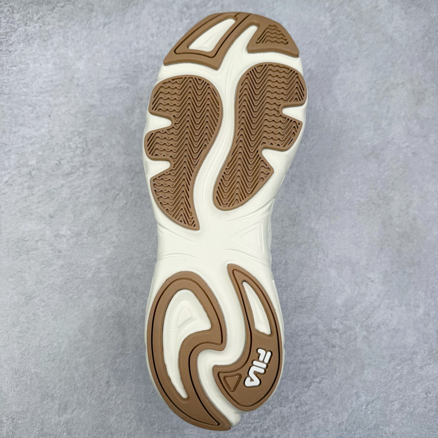 图片[9]-FILA SKIIPPER 斐乐火星2.0减震防滑网面老爹鞋 复古风重现 原鞋开版定制 正品同步鞋材 皮革拼接麂皮 搭配透气网布 主打复古潮流 白粉紫撞色设计 视觉冲击十足 超厚EVA软底设计 轻量舒适脚感 附带内增高效果 妥妥仙女款 完美上脚体验 女神必入单品 强烈推荐 尺码：35.5 36 36.5 37.5 38 38.5 39 40 40.5 41 42 42.5 43 44 44.5 45 45.5-选品中心