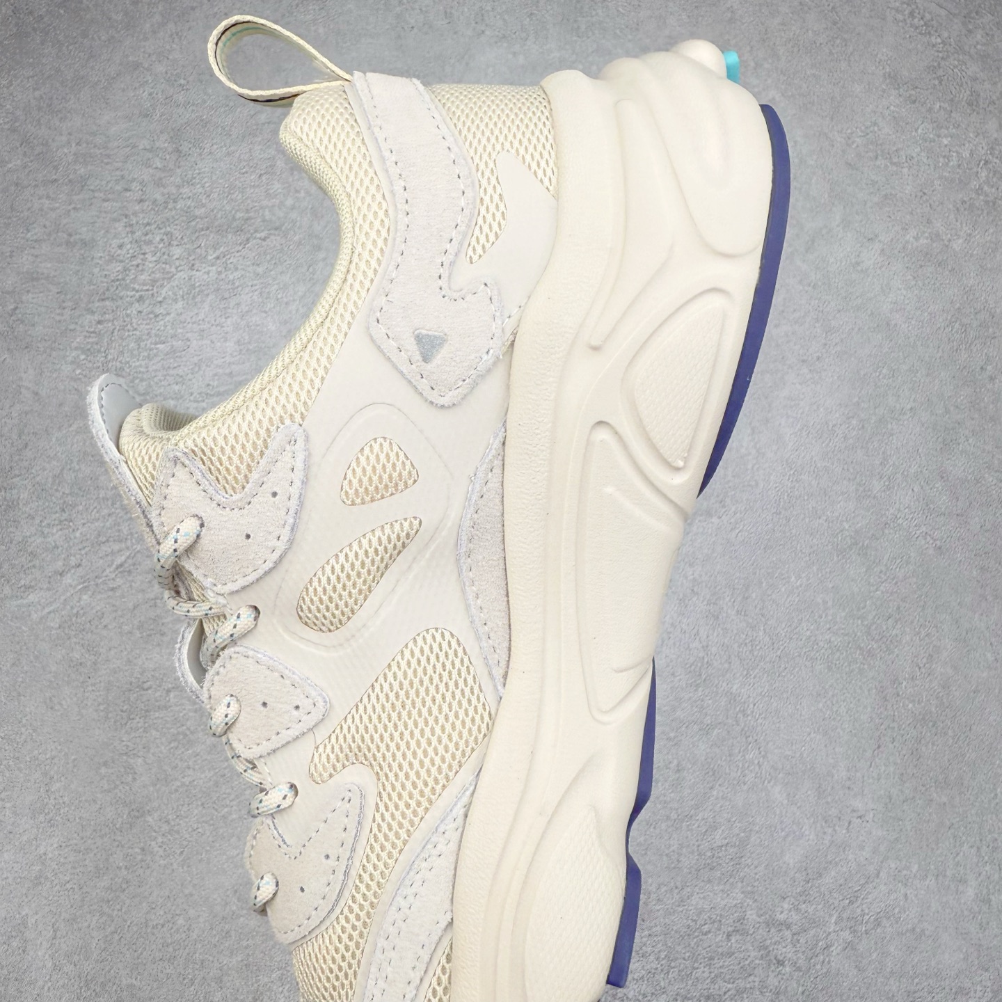 图片[7]-FILA SKIIPPER 斐乐火星2.0减震防滑网面老爹鞋 复古风重现 原鞋开版定制 正品同步鞋材 皮革拼接麂皮 搭配透气网布 主打复古潮流 白粉紫撞色设计 视觉冲击十足 超厚EVA软底设计 轻量舒适脚感 附带内增高效果 妥妥仙女款 完美上脚体验 女神必入单品 强烈推荐 尺码：35.5 36 36.5 37.5 38 38.5 39 40 40.5 41 42 42.5 43 44 44.5 45 45.5-选品中心