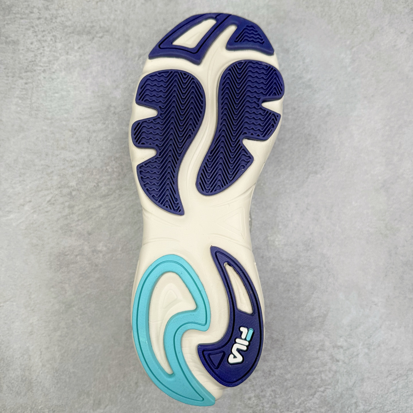 图片[9]-FILA SKIIPPER 斐乐火星2.0减震防滑网面老爹鞋 复古风重现 原鞋开版定制 正品同步鞋材 皮革拼接麂皮 搭配透气网布 主打复古潮流 白粉紫撞色设计 视觉冲击十足 超厚EVA软底设计 轻量舒适脚感 附带内增高效果 妥妥仙女款 完美上脚体验 女神必入单品 强烈推荐 尺码：35.5 36 36.5 37.5 38 38.5 39 40 40.5 41 42 42.5 43 44 44.5 45 45.5-选品中心