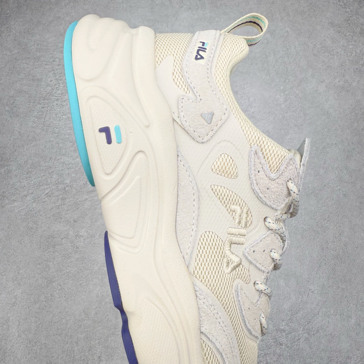 图片[6]-FILA SKIIPPER 斐乐火星2.0减震防滑网面老爹鞋 复古风重现 原鞋开版定制 正品同步鞋材 皮革拼接麂皮 搭配透气网布 主打复古潮流 白粉紫撞色设计 视觉冲击十足 超厚EVA软底设计 轻量舒适脚感 附带内增高效果 妥妥仙女款 完美上脚体验 女神必入单品 强烈推荐 尺码：35.5 36 36.5 37.5 38 38.5 39 40 40.5 41 42 42.5 43 44 44.5 45 45.5-选品中心