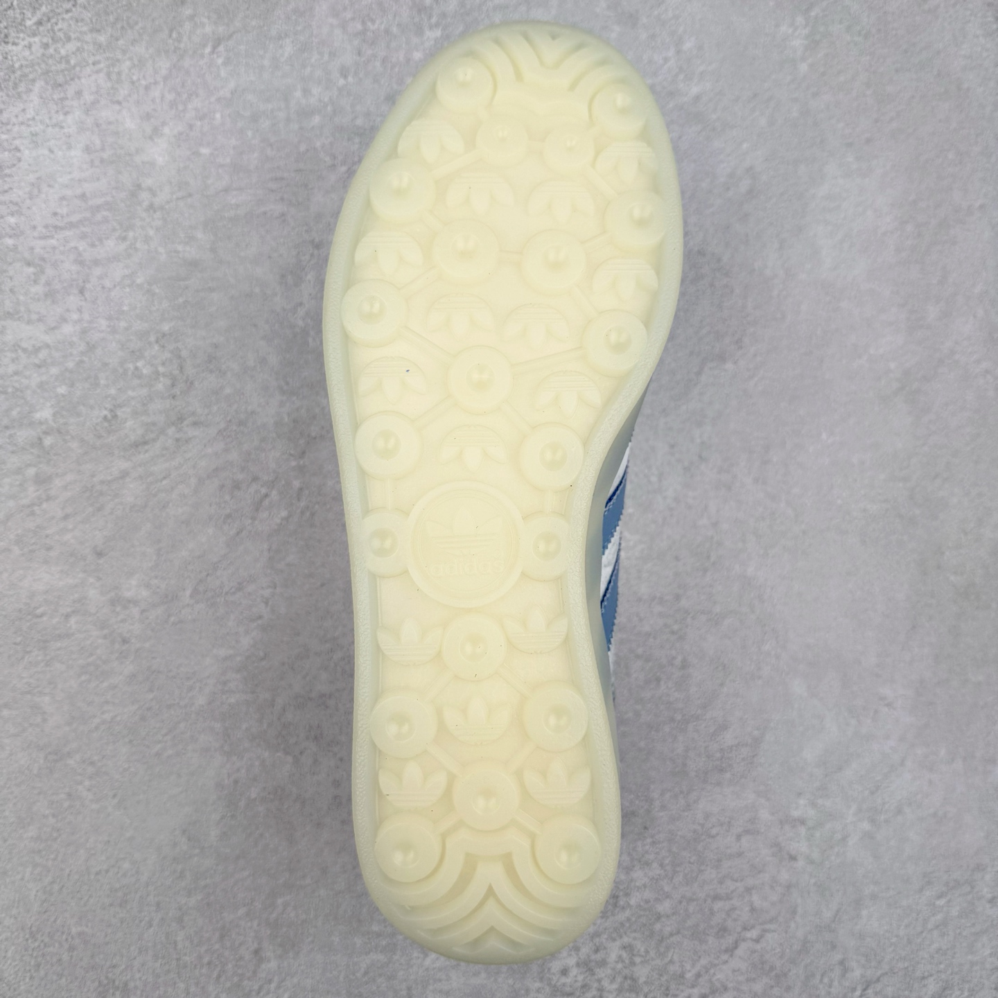 图片[9]-AD Gazelle Indoor Trainers 羚羊内训系列低帮复古百搭休闲运动德训风板鞋 JI2711 90年代经典的复刻版！自60年代以足球训练鞋面世以来,Gazelle就以其经典设计席卷全球。1991年版本的复刻,再造经典Gazelle。采用皮革打造,搭配浊色细节,让这款经典更加简约。尺码：36 36⅔ 37⅓ 38 38⅔ 39⅓ 40 40⅔ 41⅓ 42 42⅔ 43⅓ 44⅓ 44⅔ 45-选品中心