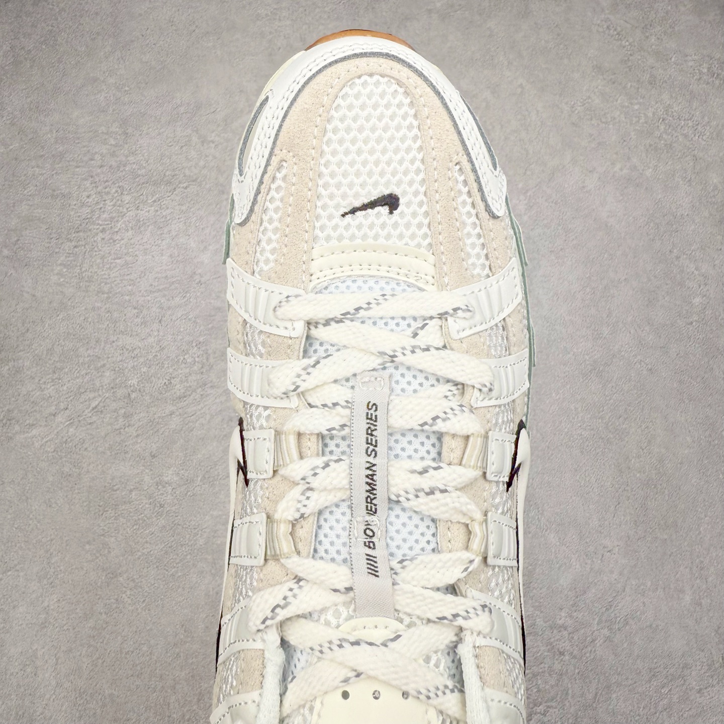 图片[4]-＃A1 NK P-6000 系列低帮复古老爹风休闲运动舒适慢跑鞋 HF4898-121 购入原鞋原装纸板楦头开发 独家私模四层组合大底 市场唯一正确版本 良心定价 新配色陆续出货 进口三文治网面 融合 Pegasus 过往运动鞋设计 助力 21 世纪早期跑步运动跃升时尚新高度 采用透气网眼布、运动风格线条和耐穿覆面 兼具吸睛外观和舒适感受 中底泡绵以田径赛道为灵感 打造厚实设计 缔造出众缓震性能 尺码：36 36.5 37.5 38 38.5 39 40 40.5 41 42 42.5 43 44 44.5 45 46-选品中心