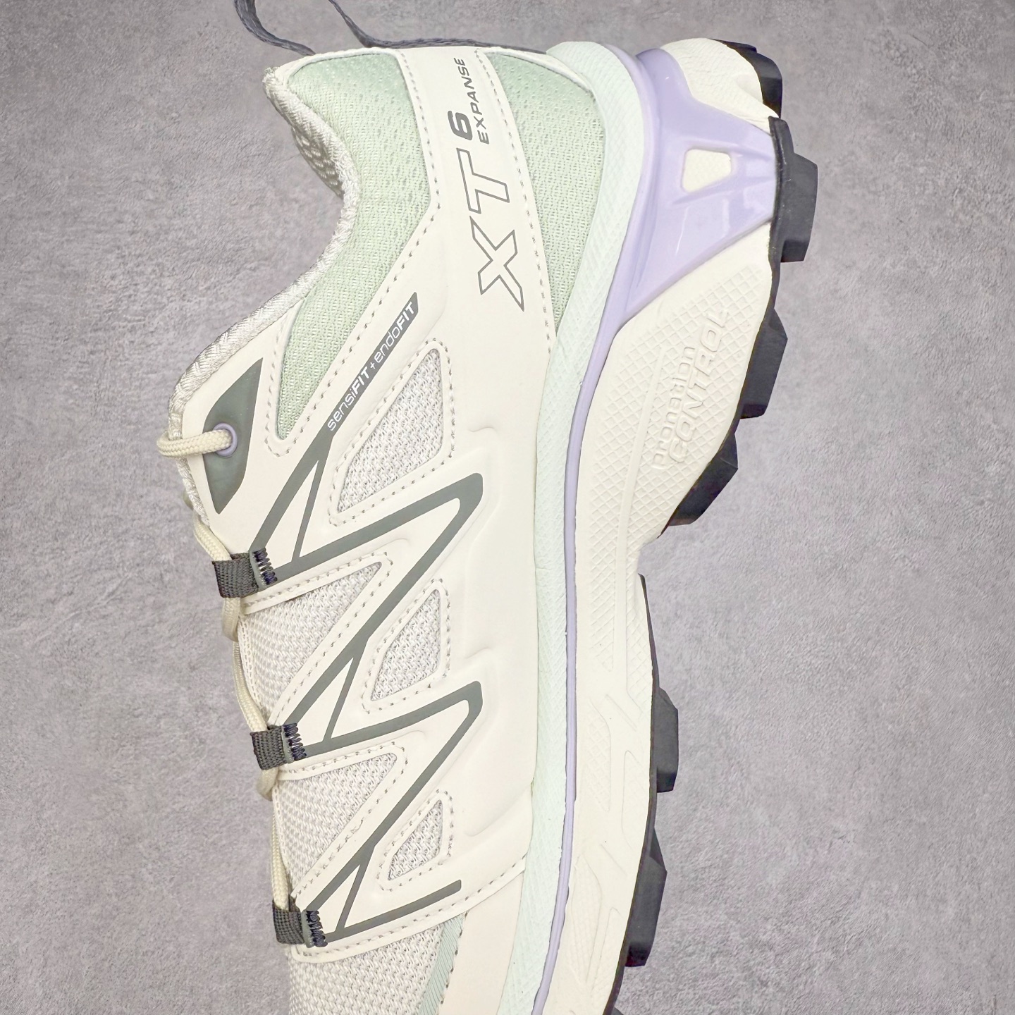 图片[7]-＃纯原福利 Salomon 萨洛蒙 XT-6 复古机能户外跑鞋 这双XT-6 鞋面以锯齿状的包裹系统呈现 在黑色基底之下加入了各种色点缀 内嵌式的袜套设计与 Quicklace 系带系统一道 实现了立体包裹与精准贴合 结合 Contagrip 大底科技 让穿着者可以轻松驾驭户外与通勤下的任何运动生活场景 无缝鞋身户外随意纵横 颜值与脚感兼备 出街通勤 绝对非常吸睛 你值得拥有 尺码：36 36.5 37.5 38 38.5 39 40 40.5 41 42 42.5 43 44 44.5 45-选品中心