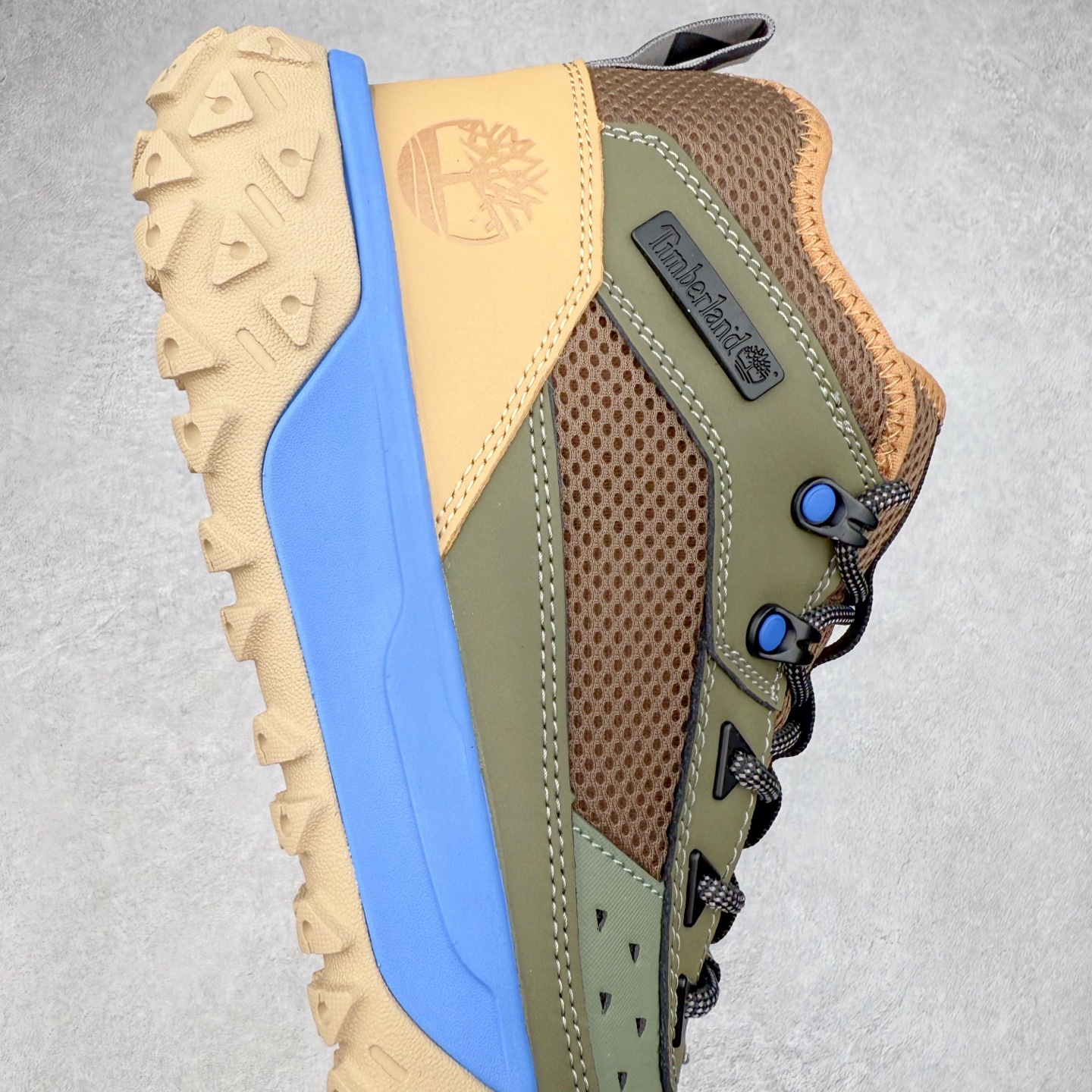 图片[6]-Timberland Greenstride Motion 6 添柏岚防滑耐磨低帮户外功能鞋 简约大方的造型设计，给人以随性休闲的时尚格调，穿着舒适轻便，运动灵活自如，满足日常个性穿搭。Timberland户外品牌最早成立于1918年的美国波士顿，它的成功故事就从第一双防水皮靴Yellow Boots开始。这双具备完全防水机能的靴子瞬间广受好评，他那独创又不失古典的款式，以及大胆使用黄色的崭新风格，吸引了广大消费者的目光。现今仍不改其原有风貌的这双黄靴，就是火遍全球的“大黄靴”。Timberland的高端工艺、实穿耐用等特点让他拥有绝对鞋界地位。尺码：40 41 41.5 42 43 43.5 44 44.5 45 45.5 46-选品中心