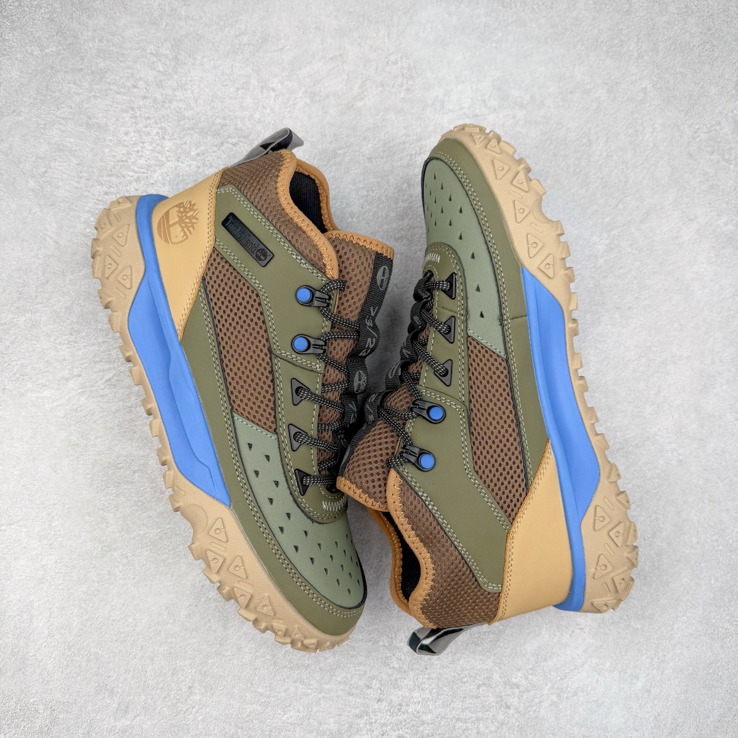 图片[3]-Timberland Greenstride Motion 6 添柏岚防滑耐磨低帮户外功能鞋 简约大方的造型设计，给人以随性休闲的时尚格调，穿着舒适轻便，运动灵活自如，满足日常个性穿搭。Timberland户外品牌最早成立于1918年的美国波士顿，它的成功故事就从第一双防水皮靴Yellow Boots开始。这双具备完全防水机能的靴子瞬间广受好评，他那独创又不失古典的款式，以及大胆使用黄色的崭新风格，吸引了广大消费者的目光。现今仍不改其原有风貌的这双黄靴，就是火遍全球的“大黄靴”。Timberland的高端工艺、实穿耐用等特点让他拥有绝对鞋界地位。尺码：40 41 41.5 42 43 43.5 44 44.5 45 45.5 46-选品中心