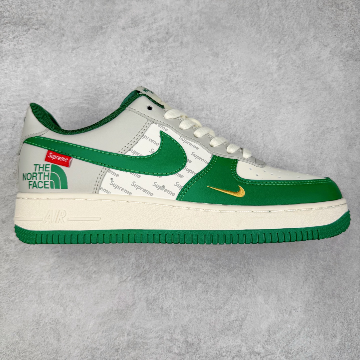 NK Air Force 1´07 Low 空军一号低帮百搭休闲运动板鞋 ZH2598-321 柔软、弹性十足的缓震性能和出色的中底设计 横跨复古与现代的外型结合 造就出风靡全球 三十多年的Force 1 直到今天还深受青睐 实拍调校N版已经零色差零失真 百分百还原实物色彩所见即所得 不存在货不对板色差等低级问题 选购参考实物拍摄 不混卖不参货 只用心做好货严格选品 承诺混一赔十 尺码：36 36.5 37.5 38 38.5 39 40 40.5 41 42 42.5 43 44 44.5 45-选品中心