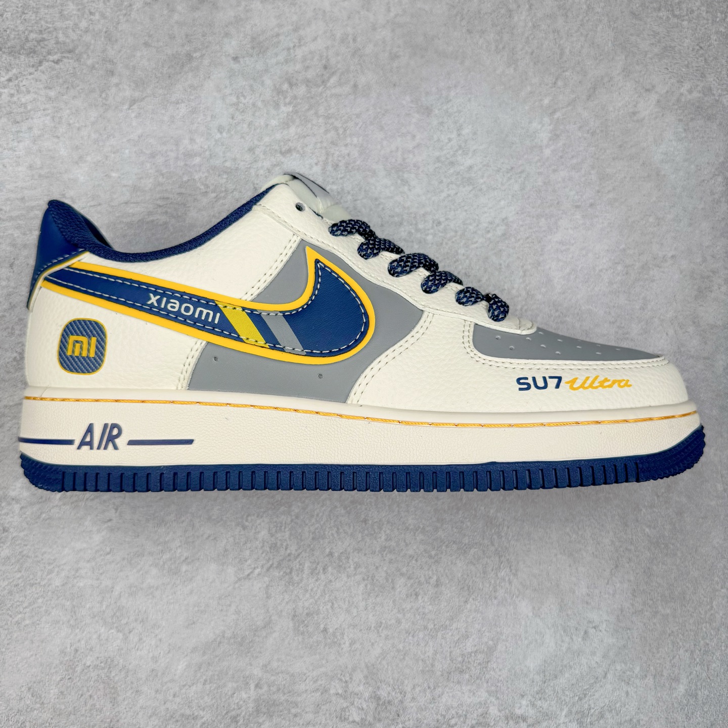 NK Air Force 1´07 Low 空军一号低帮百搭休闲运动板鞋 XX3168-213 柔软、弹性十足的缓震性能和出色的中底设计 横跨复古与现代的外型结合 造就出风靡全球 三十多年的Force 1 直到今天还深受青睐 实拍调校N版已经零色差零失真 百分百还原实物色彩所见即所得 不存在货不对板色差等低级问题 选购参考实物拍摄 不混卖不参货 只用心做好货严格选品 承诺混一赔十 尺码：36 36.5 37.5 38 38.5 39 40 40.5 41 42 42.5 43 44 44.5 45-选品中心