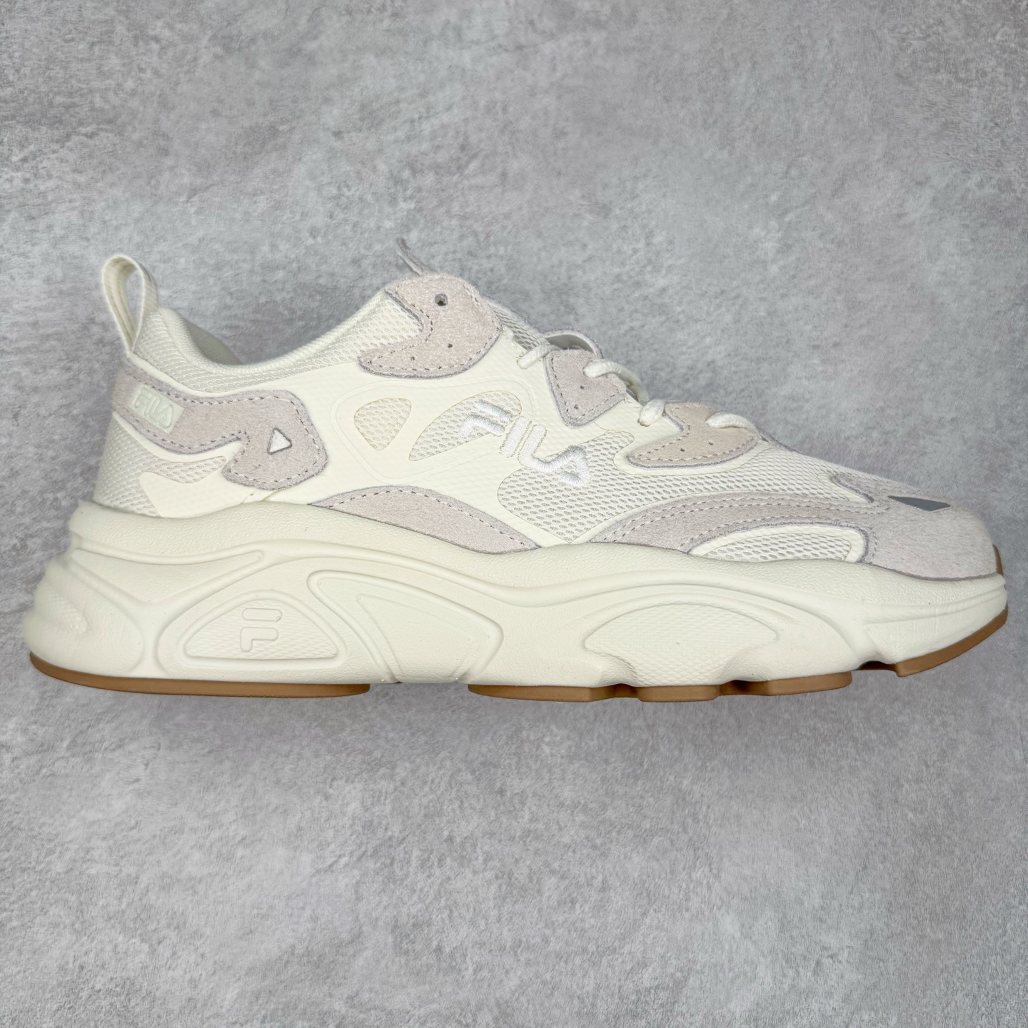 FILA SKIIPPER 斐乐火星2.0减震防滑网面老爹鞋 复古风重现 原鞋开版定制 正品同步鞋材 皮革拼接麂皮 搭配透气网布 主打复古潮流 白粉紫撞色设计 视觉冲击十足 超厚EVA软底设计 轻量舒适脚感 附带内增高效果 妥妥仙女款 完美上脚体验 女神必入单品 强烈推荐 尺码：35.5 36 36.5 37.5 38 38.5 39 40 40.5 41 42 42.5 43 44 44.5 45 45.5-选品中心