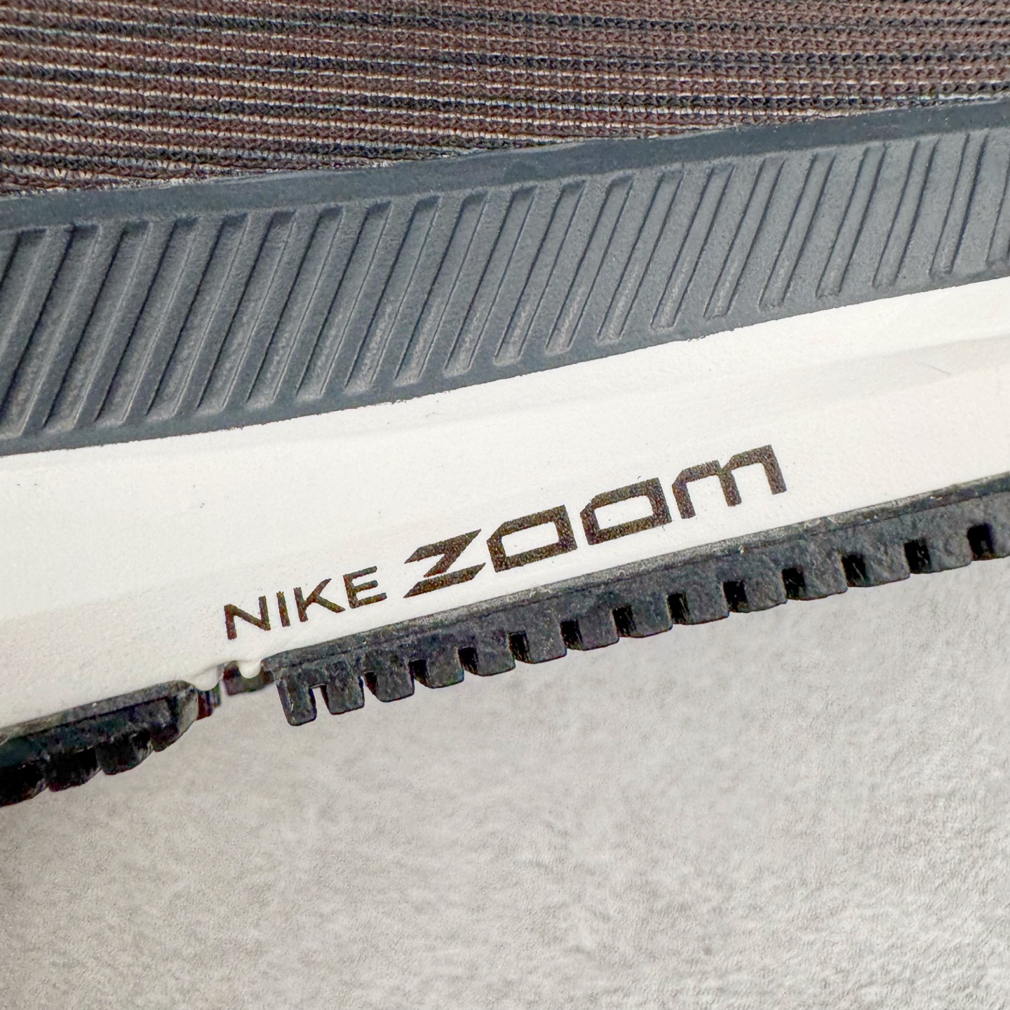 图片[14]-＃TG纯原 NK Pegasus 34 飞马34舒适低帮马拉松跑步鞋 黑白 880555-001 泰光Zp特供批次 市面唯一支持实战的跑鞋 原档案数据原厂网纱 正确高频花纹 前后掌内置Zoom Air气垫 原装MD大底 脚感完美还原 原盒原配 QC检验、钢印 俱全 原底科技 同步原版 脚感堪比Boost 实拍调校N版已经零色差零失真 百分百还原实物色彩所见即所得 不存在货不对板色差等低级问题 选购参考实物拍摄 不混卖不参货 只用心做好货严格选品 承诺混一赔十 尺码：36 36.5 37.5 38 38.5 39 40 40.5 41 42 42.5 43 44 44.5 45-选品中心