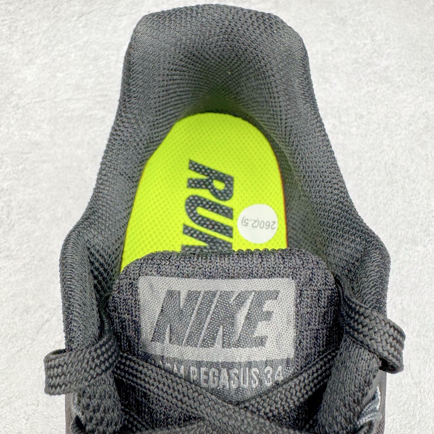 图片[13]-＃TG纯原 NK Pegasus 34 飞马34舒适低帮马拉松跑步鞋 黑白 880555-001 泰光Zp特供批次 市面唯一支持实战的跑鞋 原档案数据原厂网纱 正确高频花纹 前后掌内置Zoom Air气垫 原装MD大底 脚感完美还原 原盒原配 QC检验、钢印 俱全 原底科技 同步原版 脚感堪比Boost 实拍调校N版已经零色差零失真 百分百还原实物色彩所见即所得 不存在货不对板色差等低级问题 选购参考实物拍摄 不混卖不参货 只用心做好货严格选品 承诺混一赔十 尺码：36 36.5 37.5 38 38.5 39 40 40.5 41 42 42.5 43 44 44.5 45-选品中心