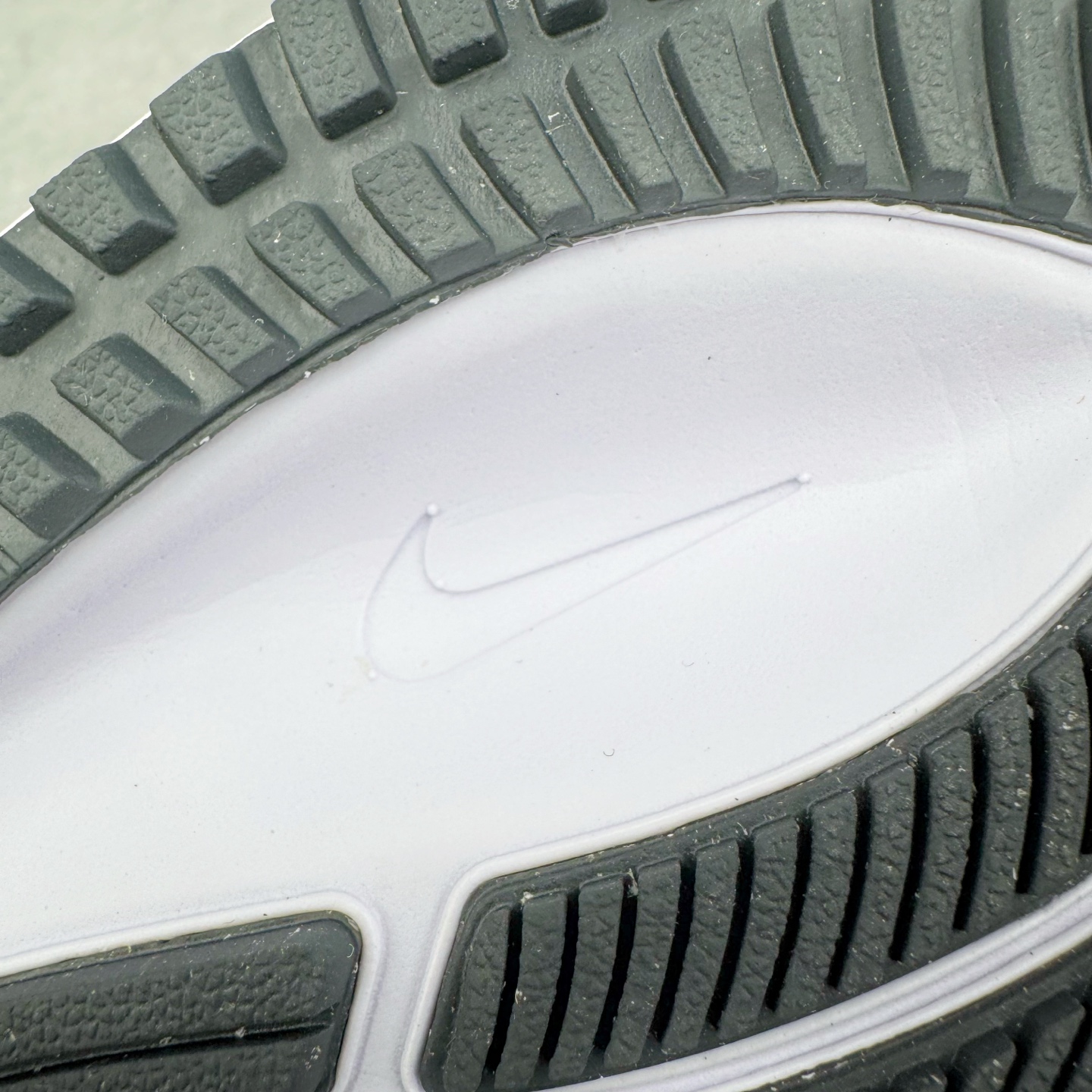 图片[19]-＃TG纯原 NK Pegasus 38 飞马38舒适低帮马拉松跑步鞋 黑白 CW7356-002 泰光Zp特供批次 市面唯一支持实战的跑鞋 原档案数据原厂网纱 正确高频花纹 前后掌内置Zoom Air气垫 原装MD大底 脚感完美还原 原盒原配 QC检验、钢印 俱全 原底科技 同步原版 脚感堪比Boost 实拍调校N版已经零色差零失真 百分百还原实物色彩所见即所得 不存在货不对板色差等低级问题 选购参考实物拍摄 不混卖不参货 只用心做好货严格选品 承诺混一赔十 尺码：36 36.5 37.5 38 38.5 39 40 40.5 41 42 42.5 43 44 44.5 45-选品中心