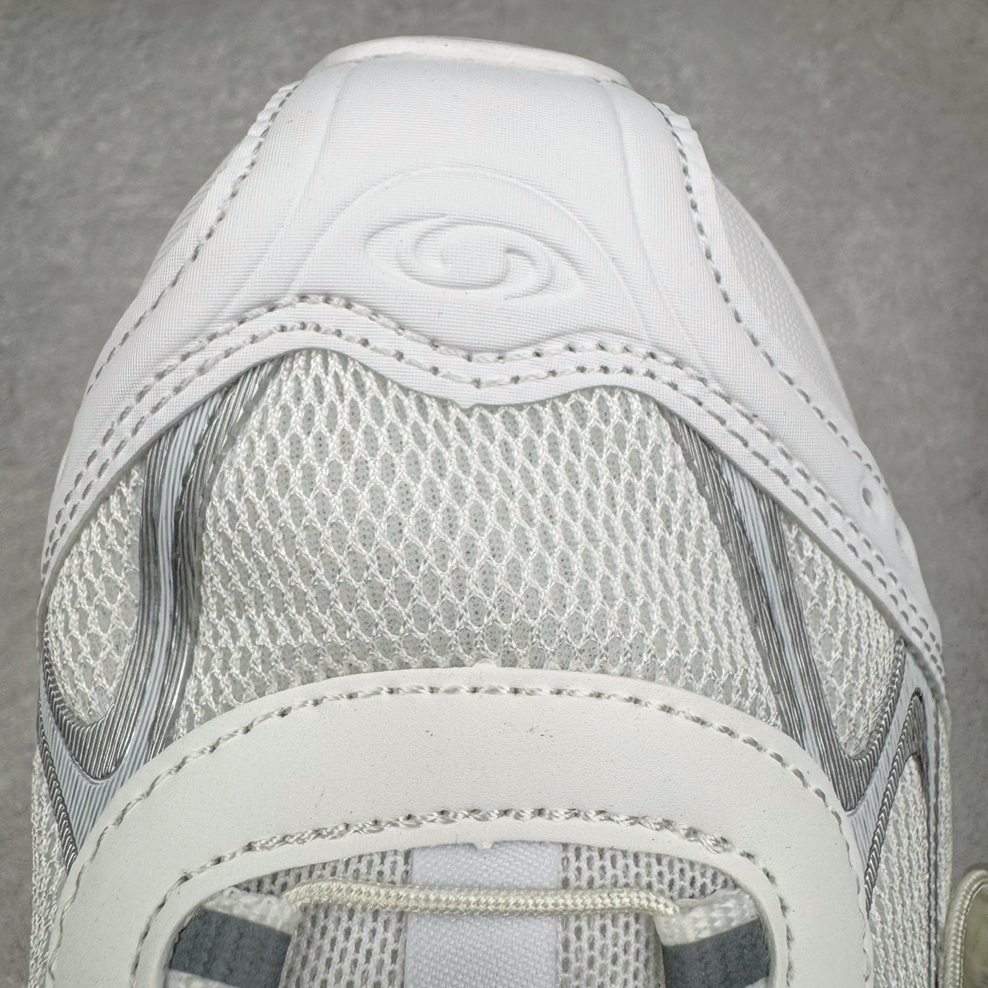 图片[13]-＃GX SALOMON XT-WHISPER 萨洛蒙圆头防滑耐磨低帮休闲越野训练城市通勤跑步鞋 男女同款 浅棕色 纯原外贸平台特供订单 耗时半年巨作 全套原纸板楦头开发 原厂特供网布配套加持 确保原汁原味 完美呈现版型 原档数据独家私模五层组合大底 男女鞋同步官方开发至46.5 原装Ortholite轻量化鞋垫 中底布带钢印编号 原厂TPU锁扣 进口港宝加持 后跟自然饱满 还原公司包裹性 鞋面以“锯齿”状的包裹系统呈现 在基色底之下加入了各种色点缀 将公司的最新技术和时尚前卫的造型融入耐用的长跑款式中 鞋面由 TPU 薄膜制成 并焊接在高耐磨网眼上 使其既时尚又坚固 由 ACS底盘支撑 可增强稳定性和支撑力 以及由橡胶凸耳 Contragrip外底覆盖的 EVA 缓冲中底 旨在应对崎岖的地形 鞋舌上的彩色Salomon 标签、Quicklace 系统以及鞋头、鞋舌和鞋跟上的附加品牌使细节更加完美 让穿着者可以轻松驾驭户外与通勤下的任何运动生活场景 无缝鞋身户外随意纵横 颜值与脚感兼备 出街通勤 绝对非常吸睛 你值得拥有 尺码：36 36.5 37.5 38 38.5 39 40 40.5 41 42 42.5 43 44 44.5 45 46 46.5 注意：偏小1码-选品中心