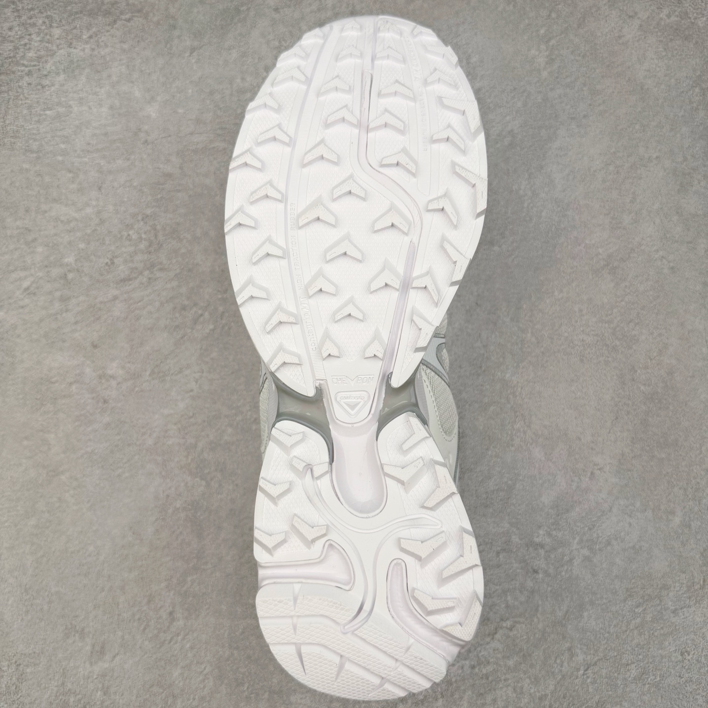 图片[9]-＃GX SALOMON XT-WHISPER 萨洛蒙圆头防滑耐磨低帮休闲越野训练城市通勤跑步鞋 男女同款 浅棕色 纯原外贸平台特供订单 耗时半年巨作 全套原纸板楦头开发 原厂特供网布配套加持 确保原汁原味 完美呈现版型 原档数据独家私模五层组合大底 男女鞋同步官方开发至46.5 原装Ortholite轻量化鞋垫 中底布带钢印编号 原厂TPU锁扣 进口港宝加持 后跟自然饱满 还原公司包裹性 鞋面以“锯齿”状的包裹系统呈现 在基色底之下加入了各种色点缀 将公司的最新技术和时尚前卫的造型融入耐用的长跑款式中 鞋面由 TPU 薄膜制成 并焊接在高耐磨网眼上 使其既时尚又坚固 由 ACS底盘支撑 可增强稳定性和支撑力 以及由橡胶凸耳 Contragrip外底覆盖的 EVA 缓冲中底 旨在应对崎岖的地形 鞋舌上的彩色Salomon 标签、Quicklace 系统以及鞋头、鞋舌和鞋跟上的附加品牌使细节更加完美 让穿着者可以轻松驾驭户外与通勤下的任何运动生活场景 无缝鞋身户外随意纵横 颜值与脚感兼备 出街通勤 绝对非常吸睛 你值得拥有 尺码：36 36.5 37.5 38 38.5 39 40 40.5 41 42 42.5 43 44 44.5 45 46 46.5 注意：偏小1码-选品中心