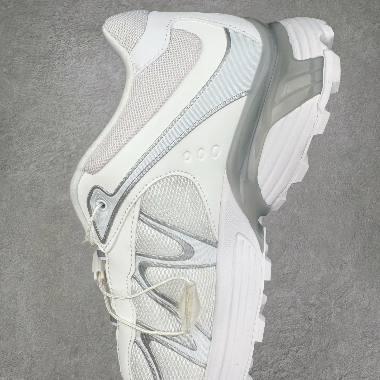 图片[7]-＃GX SALOMON XT-WHISPER 萨洛蒙圆头防滑耐磨低帮休闲越野训练城市通勤跑步鞋 男女同款 浅棕色 纯原外贸平台特供订单 耗时半年巨作 全套原纸板楦头开发 原厂特供网布配套加持 确保原汁原味 完美呈现版型 原档数据独家私模五层组合大底 男女鞋同步官方开发至46.5 原装Ortholite轻量化鞋垫 中底布带钢印编号 原厂TPU锁扣 进口港宝加持 后跟自然饱满 还原公司包裹性 鞋面以“锯齿”状的包裹系统呈现 在基色底之下加入了各种色点缀 将公司的最新技术和时尚前卫的造型融入耐用的长跑款式中 鞋面由 TPU 薄膜制成 并焊接在高耐磨网眼上 使其既时尚又坚固 由 ACS底盘支撑 可增强稳定性和支撑力 以及由橡胶凸耳 Contragrip外底覆盖的 EVA 缓冲中底 旨在应对崎岖的地形 鞋舌上的彩色Salomon 标签、Quicklace 系统以及鞋头、鞋舌和鞋跟上的附加品牌使细节更加完美 让穿着者可以轻松驾驭户外与通勤下的任何运动生活场景 无缝鞋身户外随意纵横 颜值与脚感兼备 出街通勤 绝对非常吸睛 你值得拥有 尺码：36 36.5 37.5 38 38.5 39 40 40.5 41 42 42.5 43 44 44.5 45 46 46.5 注意：偏小1码-选品中心