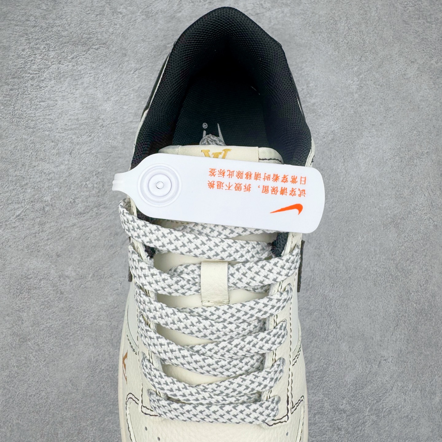 图片[5]-NK Dunk Low 定制配色 JP1628-013 大厂出品 极力推荐 原装头层材料 独家版型蒸餾加工帶來的是更好的视觉和脚感体验大厂纯原品质出货 清洁度 电绣工艺 皮料切割干净无任何毛边 细节完美 实拍调校N版已经零色差零失真 百分百还原实物色彩所见即所得 不存在货不对板色差等低级问题 选购参考实物拍摄 不混卖不参货 只用心做好货严格选品 承诺混一赔十 尺码：36 36.5 37.5 38 38.5 39 40 40.5 41 42 42.5 43 44 44.5 45-选品中心