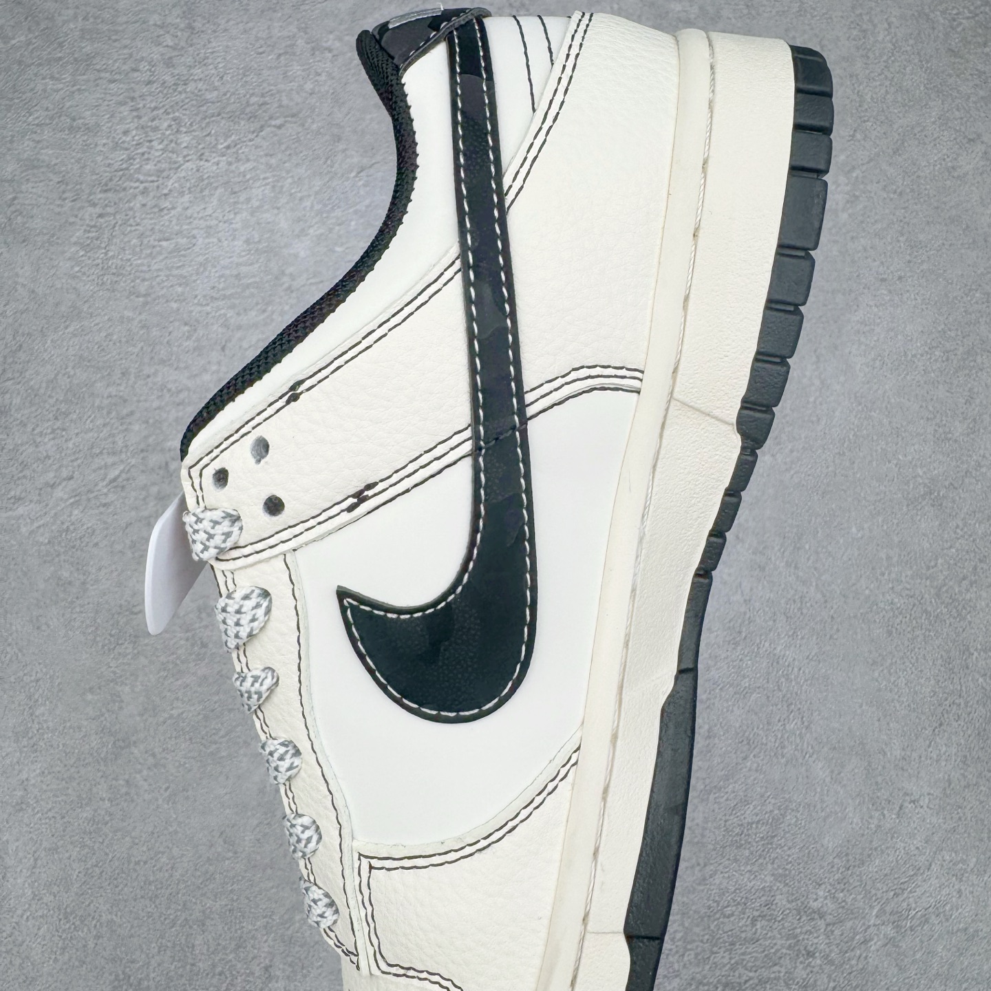 图片[7]-NK Dunk Low 定制配色 JP1628-013 大厂出品 极力推荐 原装头层材料 独家版型蒸餾加工帶來的是更好的视觉和脚感体验大厂纯原品质出货 清洁度 电绣工艺 皮料切割干净无任何毛边 细节完美 实拍调校N版已经零色差零失真 百分百还原实物色彩所见即所得 不存在货不对板色差等低级问题 选购参考实物拍摄 不混卖不参货 只用心做好货严格选品 承诺混一赔十 尺码：36 36.5 37.5 38 38.5 39 40 40.5 41 42 42.5 43 44 44.5 45-选品中心