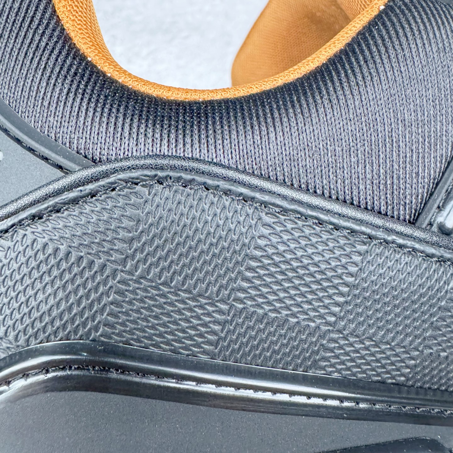 图片[15]-＃GD广顶 Louis Vuitton Trainer lv路易威登时装走秀运动时尚板鞋 外贸零售特供批次 2023全新纸板数据 印花高频效果碾压市面 市售天花板产物 耗时半年巨作 全套原厂新版原纸板楦头开发 原厂特供皮料加持 市场所有版本中综合最强的货品 GD实力大厂出品 全网最全配色更新最快 最成熟的做工稳定的品控 完美鞋型超高的清洁度 零毛边线头瑕疵 全套原楦原纸版原鞋开模 全网最具灵魂的版型 正确原装黄色鞋盒 正确中底印花 鞋面印花3D高频深度立体 全鞋电脑针车 紧密相连 针距密度一致 环保乳胶注塑鞋垫 厚度脚感还原原版 皮面裁剪部位 统一油边封口工艺 原装橡胶大底含胶量大底组合零偏差 专柜全套包装 防尘袋 说明书 质保卡 男女鞋 尺码：35 36 37 38 39 40 41 42 43 44 45-选品中心