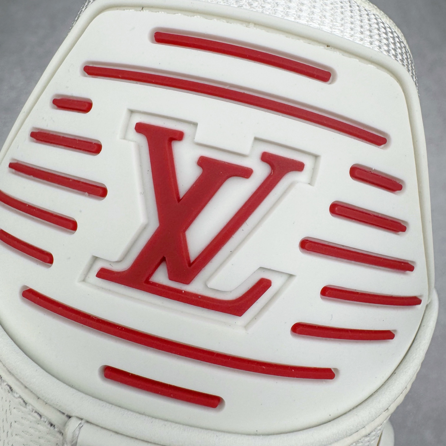 图片[14]-＃GD广顶 Louis Vuitton Trainer lv路易威登时装走秀运动时尚板鞋 外贸零售特供批次 2023全新纸板数据 印花高频效果碾压市面 市售天花板产物 耗时半年巨作 全套原厂新版原纸板楦头开发 原厂特供皮料加持 市场所有版本中综合最强的货品 GD实力大厂出品 全网最全配色更新最快 最成熟的做工稳定的品控 完美鞋型超高的清洁度 零毛边线头瑕疵 全套原楦原纸版原鞋开模 全网最具灵魂的版型 正确原装黄色鞋盒 正确中底印花 鞋面印花3D高频深度立体 全鞋电脑针车 紧密相连 针距密度一致 环保乳胶注塑鞋垫 厚度脚感还原原版 皮面裁剪部位 统一油边封口工艺 原装橡胶大底含胶量大底组合零偏差 专柜全套包装 防尘袋 说明书 质保卡 男女鞋 尺码：35 36 37 38 39 40 41 42 43 44 45-选品中心