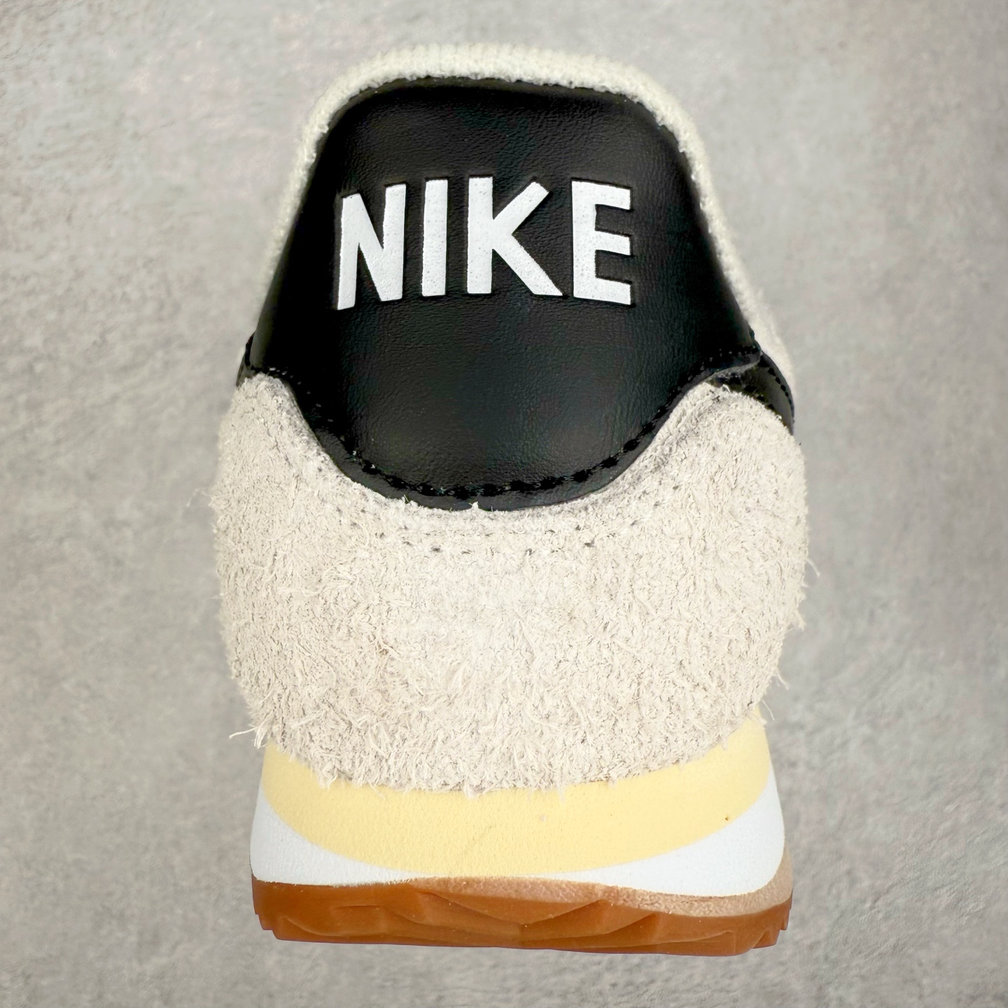 图片[8]-NK Classic Cortez Leather 阿甘复古初代皮革慢跑鞋 实体平台指令订单 全套原纸板楦头开发 原厂数据大底磨具 一比一鞋头弧度高度鞋身弧度 细节品控鞋型随意对比 正确烫金高频细节 公司级标准检验QC 区分市面一切版本 完美复刻阿甘复古鞋型 尺码：35.5 36 36.5 37.5 38 38.5 39 40 40.5 41 42 42.5 43 44 45-选品中心