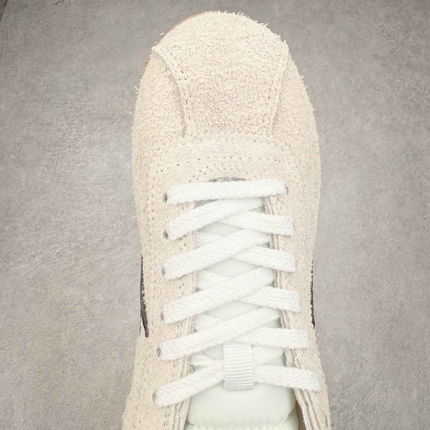 图片[4]-NK Classic Cortez Leather 阿甘复古初代皮革慢跑鞋 实体平台指令订单 全套原纸板楦头开发 原厂数据大底磨具 一比一鞋头弧度高度鞋身弧度 细节品控鞋型随意对比 正确烫金高频细节 公司级标准检验QC 区分市面一切版本 完美复刻阿甘复古鞋型 尺码：35.5 36 36.5 37.5 38 38.5 39 40 40.5 41 42 42.5 43 44 45-选品中心