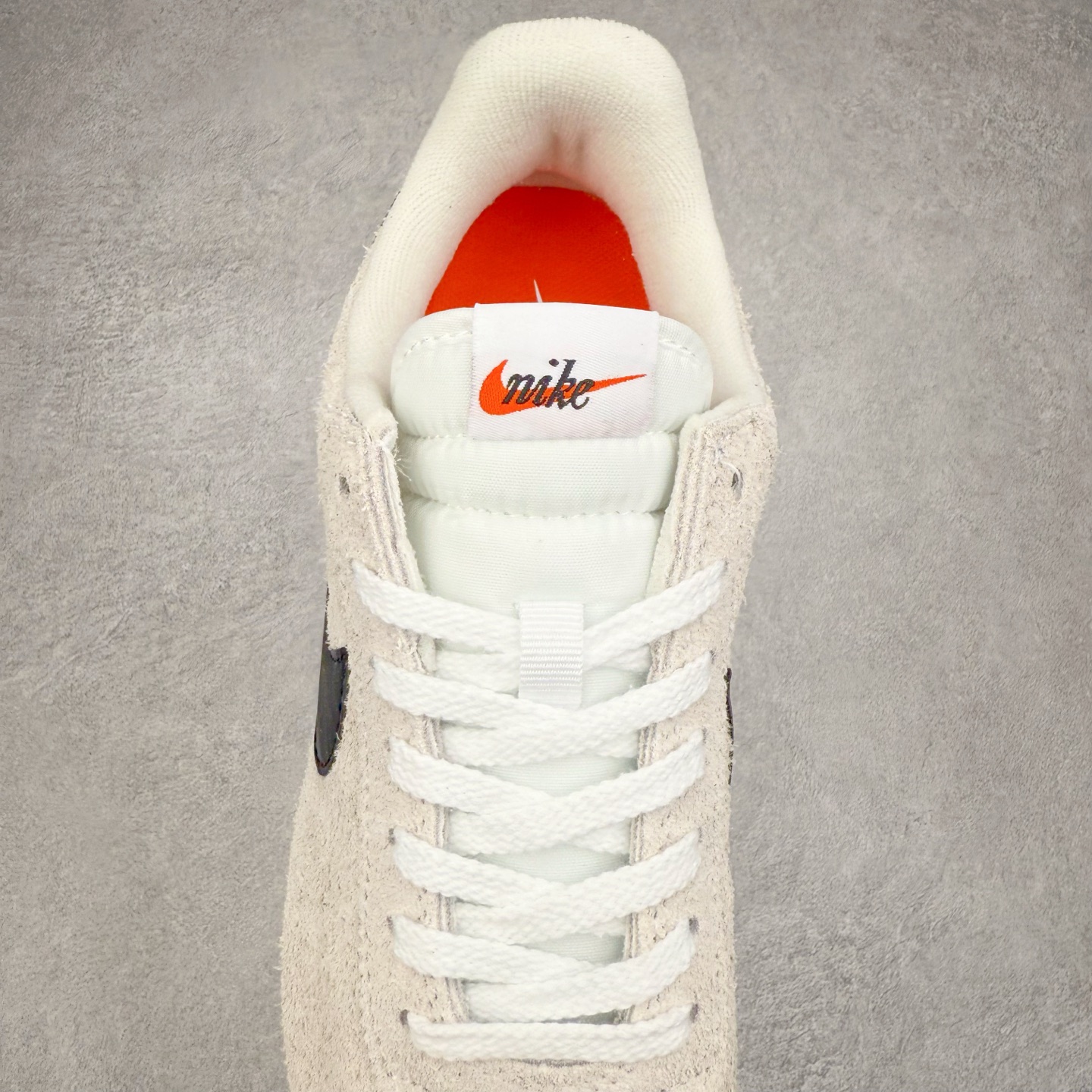 图片[5]-NK Classic Cortez Leather 阿甘复古初代皮革慢跑鞋 实体平台指令订单 全套原纸板楦头开发 原厂数据大底磨具 一比一鞋头弧度高度鞋身弧度 细节品控鞋型随意对比 正确烫金高频细节 公司级标准检验QC 区分市面一切版本 完美复刻阿甘复古鞋型 尺码：35.5 36 36.5 37.5 38 38.5 39 40 40.5 41 42 42.5 43 44 45-选品中心