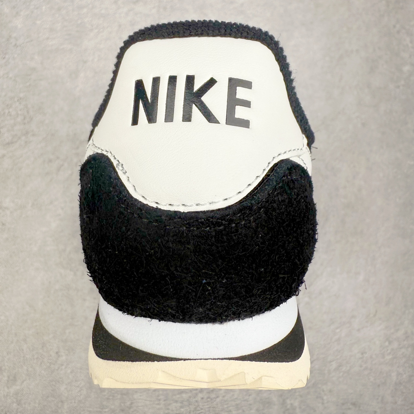 图片[8]-NK Classic Cortez Leather 阿甘复古初代皮革慢跑鞋 实体平台指令订单 全套原纸板楦头开发 原厂数据大底磨具 一比一鞋头弧度高度鞋身弧度 细节品控鞋型随意对比 正确烫金高频细节 公司级标准检验QC 区分市面一切版本 完美复刻阿甘复古鞋型 尺码：35.5 36 36.5 37.5 38 38.5 39 40 40.5 41 42 42.5 43 44 45-选品中心