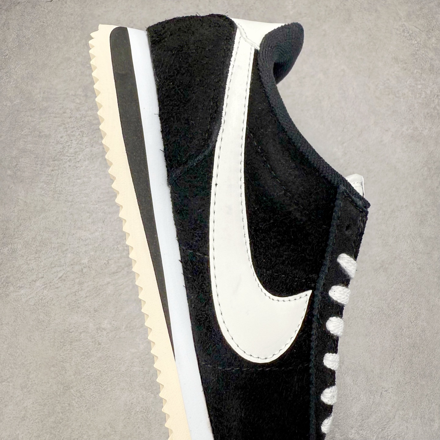 图片[6]-NK Classic Cortez Leather 阿甘复古初代皮革慢跑鞋 实体平台指令订单 全套原纸板楦头开发 原厂数据大底磨具 一比一鞋头弧度高度鞋身弧度 细节品控鞋型随意对比 正确烫金高频细节 公司级标准检验QC 区分市面一切版本 完美复刻阿甘复古鞋型 尺码：35.5 36 36.5 37.5 38 38.5 39 40 40.5 41 42 42.5 43 44 45-选品中心