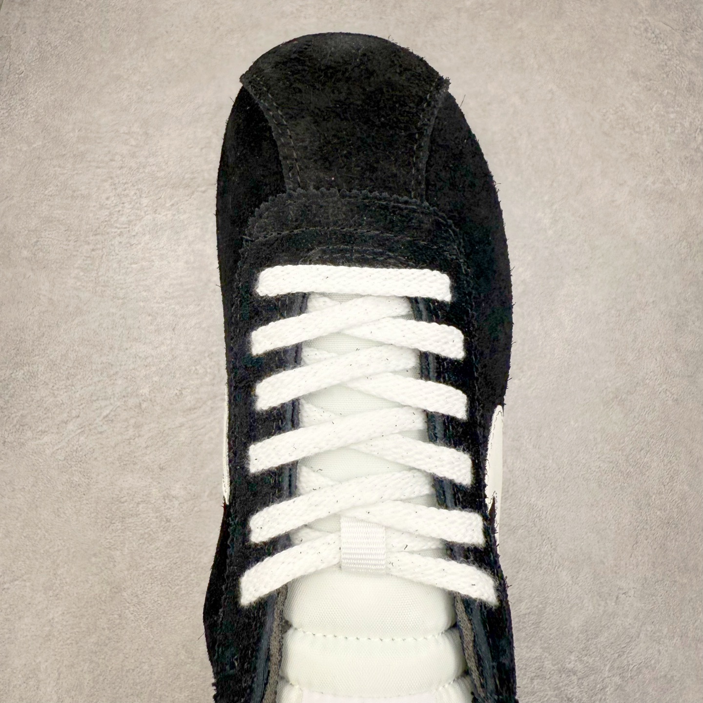 图片[4]-NK Classic Cortez Leather 阿甘复古初代皮革慢跑鞋 实体平台指令订单 全套原纸板楦头开发 原厂数据大底磨具 一比一鞋头弧度高度鞋身弧度 细节品控鞋型随意对比 正确烫金高频细节 公司级标准检验QC 区分市面一切版本 完美复刻阿甘复古鞋型 尺码：35.5 36 36.5 37.5 38 38.5 39 40 40.5 41 42 42.5 43 44 45-选品中心