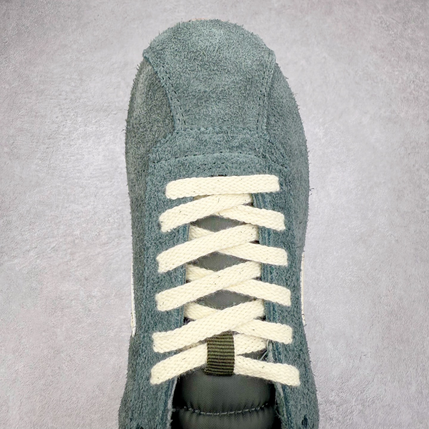 图片[4]-NK Classic Cortez Leather 阿甘复古初代皮革慢跑鞋 实体平台指令订单 全套原纸板楦头开发 原厂数据大底磨具 一比一鞋头弧度高度鞋身弧度 细节品控鞋型随意对比 正确烫金高频细节 公司级标准检验QC 区分市面一切版本 完美复刻阿甘复古鞋型 尺码：35.5 36 36.5 37.5 38 38.5 39 40 40.5 41 42 42.5 43 44 45-选品中心