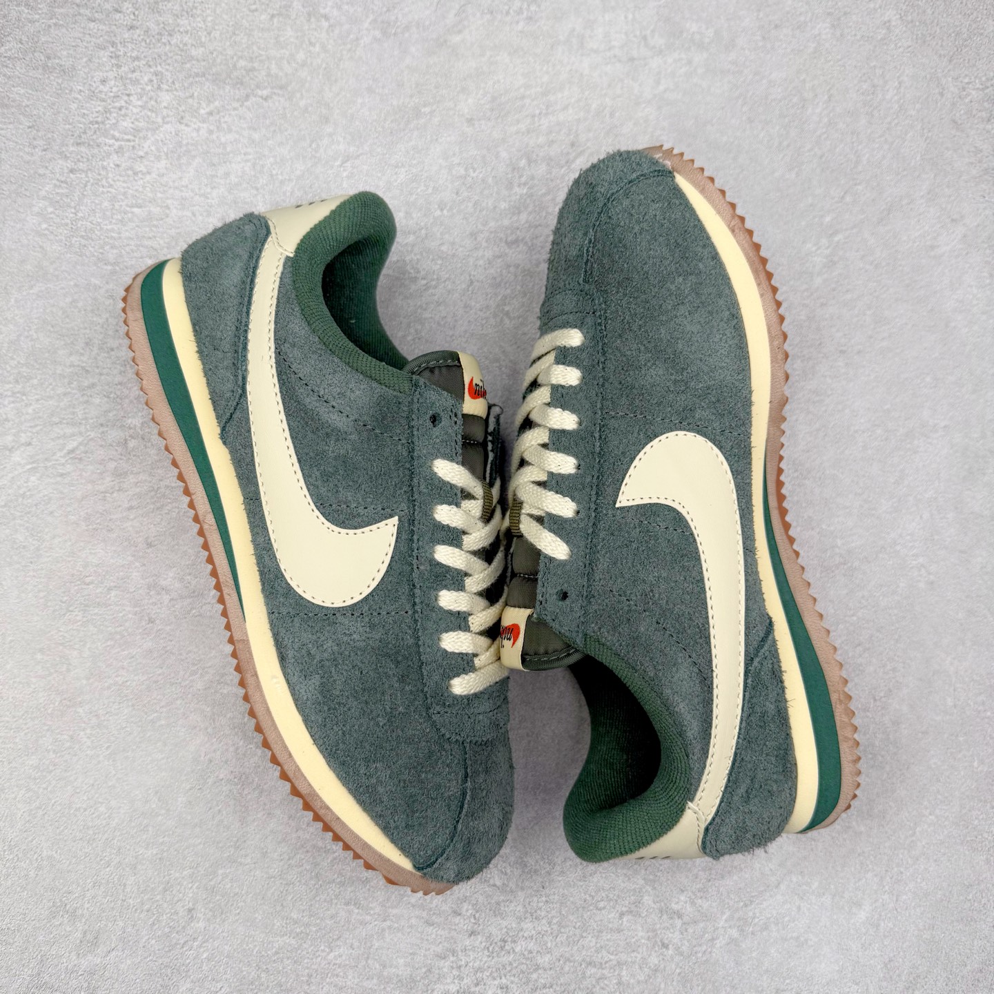 图片[3]-NK Classic Cortez Leather 阿甘复古初代皮革慢跑鞋 实体平台指令订单 全套原纸板楦头开发 原厂数据大底磨具 一比一鞋头弧度高度鞋身弧度 细节品控鞋型随意对比 正确烫金高频细节 公司级标准检验QC 区分市面一切版本 完美复刻阿甘复古鞋型 尺码：35.5 36 36.5 37.5 38 38.5 39 40 40.5 41 42 42.5 43 44 45-选品中心