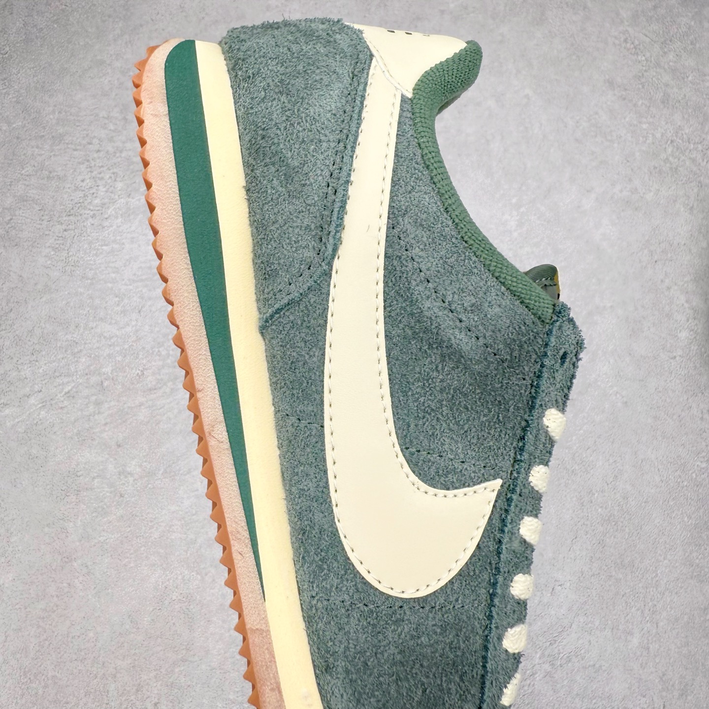 图片[6]-NK Classic Cortez Leather 阿甘复古初代皮革慢跑鞋 实体平台指令订单 全套原纸板楦头开发 原厂数据大底磨具 一比一鞋头弧度高度鞋身弧度 细节品控鞋型随意对比 正确烫金高频细节 公司级标准检验QC 区分市面一切版本 完美复刻阿甘复古鞋型 尺码：35.5 36 36.5 37.5 38 38.5 39 40 40.5 41 42 42.5 43 44 45-选品中心