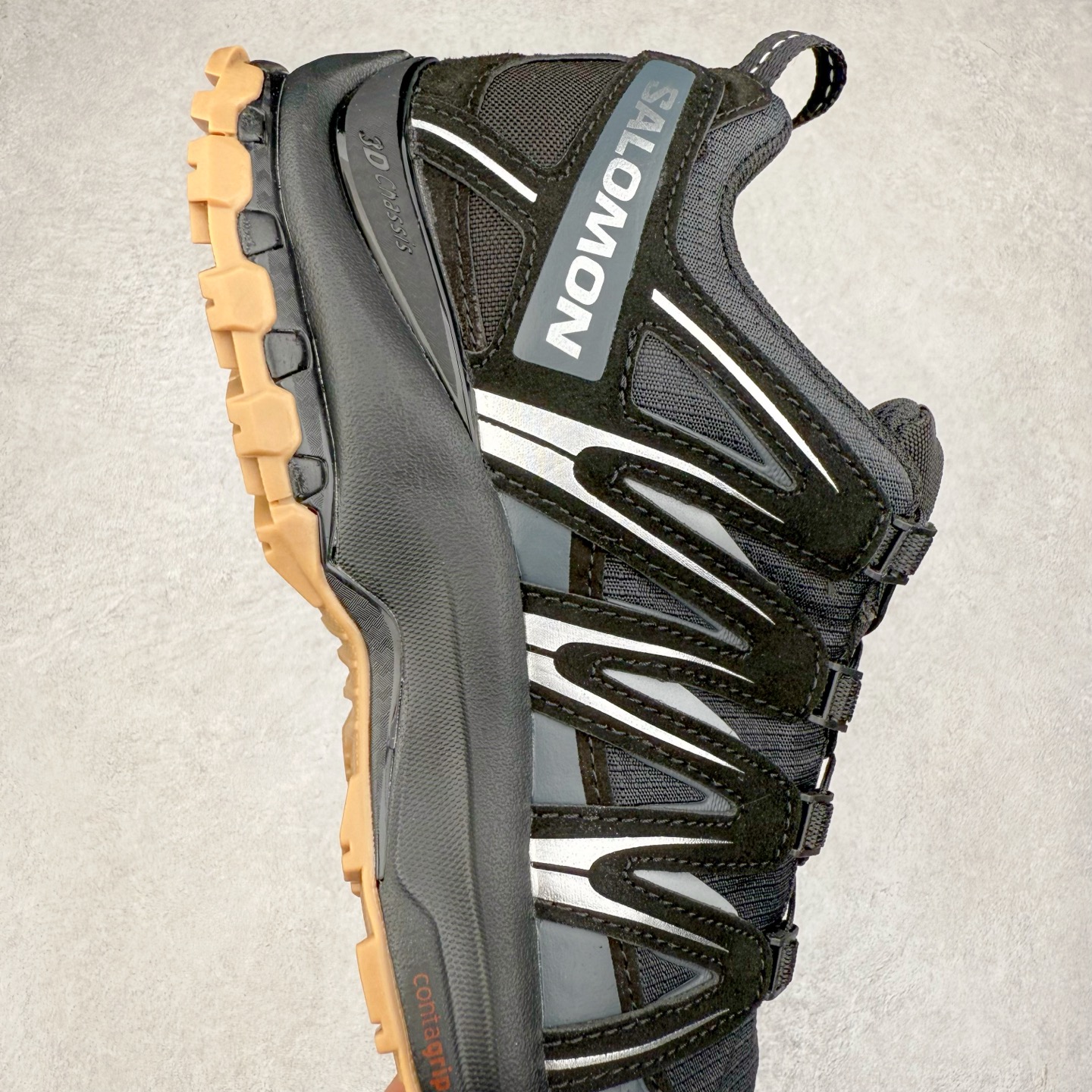 图片[6]-＃HP纯原 SALOMON XA Pro 3D ADV 萨洛蒙潮流越野机能户外功能鞋 虎扑平台特供订单 耗时半年巨作 全套原纸板楦头开发 原厂特供网布配套加持 确保原汁原味 完美呈现版型 原档数据独家私模五层组合大底 男女鞋同步官方开发至46.5 原装Ortholite轻量化鞋垫 中底布带钢印编号 原厂TPU锁扣 进口港宝加持 后跟自然饱满 还原公司包裹性 鞋面采用SENSIFT贴合技术 全方位贴合包裹脚型 鞋跟部鞋底牵引设计 提供强大的抓地性能 更适应野外崎岖不平的道路 其3D ADVANCED CHASSIS底盘 材料轻量大化 钉齿设计更具稳定性 防护性 鞋底易磨损区运用CONTAGRIP高耐磨材料 应对城市硬质路面长距离跑考验 尺码：36 36.5 37.5 38 38.5 39 40 40.5 41 42 42.5 43 44 44.5 45 46 46.5-选品中心