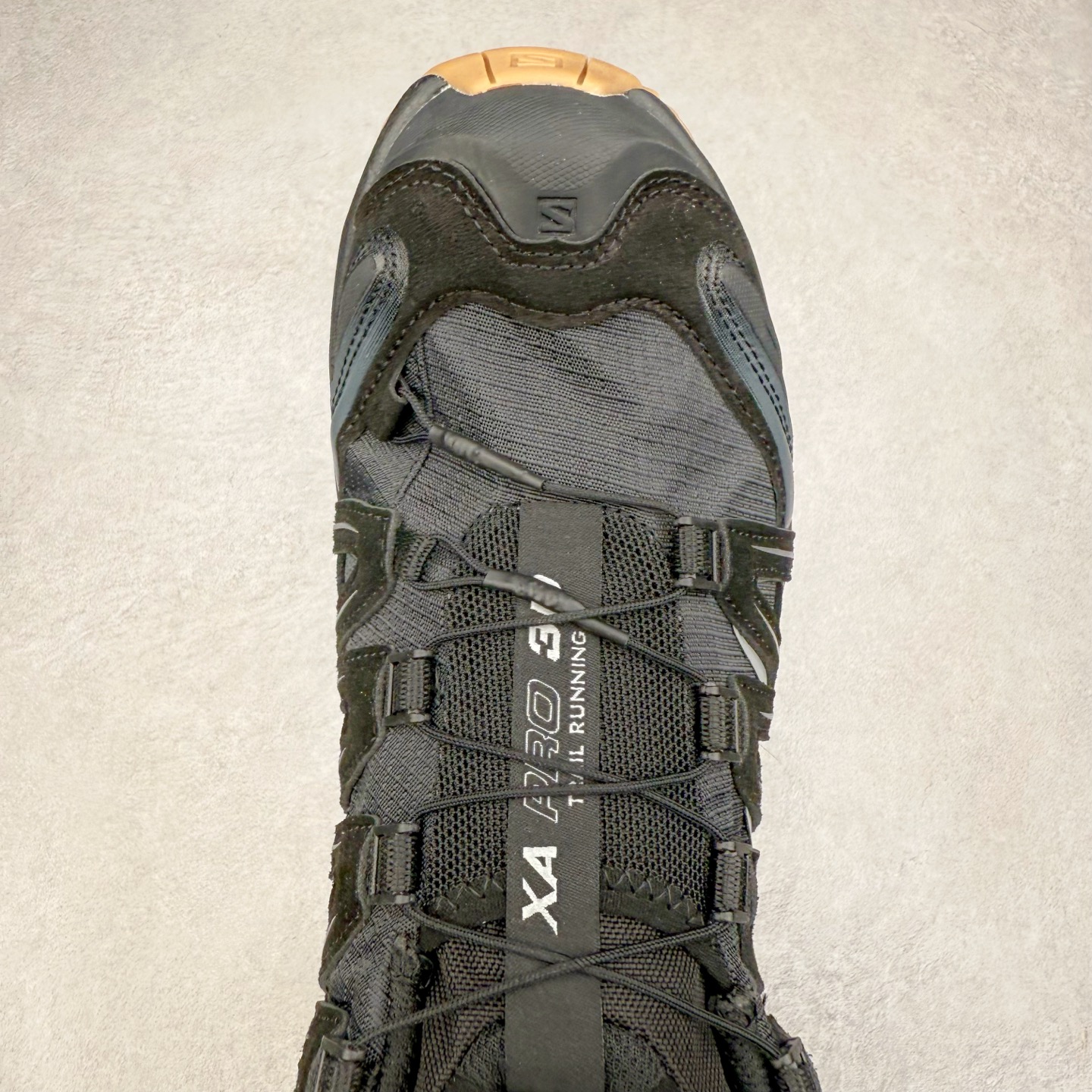 图片[4]-＃HP纯原 SALOMON XA Pro 3D ADV 萨洛蒙潮流越野机能户外功能鞋 虎扑平台特供订单 耗时半年巨作 全套原纸板楦头开发 原厂特供网布配套加持 确保原汁原味 完美呈现版型 原档数据独家私模五层组合大底 男女鞋同步官方开发至46.5 原装Ortholite轻量化鞋垫 中底布带钢印编号 原厂TPU锁扣 进口港宝加持 后跟自然饱满 还原公司包裹性 鞋面采用SENSIFT贴合技术 全方位贴合包裹脚型 鞋跟部鞋底牵引设计 提供强大的抓地性能 更适应野外崎岖不平的道路 其3D ADVANCED CHASSIS底盘 材料轻量大化 钉齿设计更具稳定性 防护性 鞋底易磨损区运用CONTAGRIP高耐磨材料 应对城市硬质路面长距离跑考验 尺码：36 36.5 37.5 38 38.5 39 40 40.5 41 42 42.5 43 44 44.5 45 46 46.5-选品中心