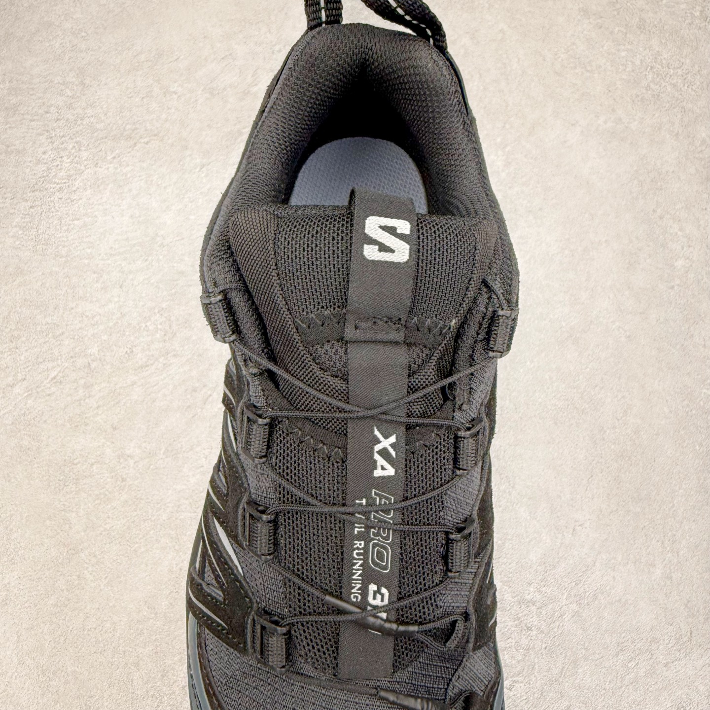 图片[5]-＃HP纯原 SALOMON XA Pro 3D ADV 萨洛蒙潮流越野机能户外功能鞋 虎扑平台特供订单 耗时半年巨作 全套原纸板楦头开发 原厂特供网布配套加持 确保原汁原味 完美呈现版型 原档数据独家私模五层组合大底 男女鞋同步官方开发至46.5 原装Ortholite轻量化鞋垫 中底布带钢印编号 原厂TPU锁扣 进口港宝加持 后跟自然饱满 还原公司包裹性 鞋面采用SENSIFT贴合技术 全方位贴合包裹脚型 鞋跟部鞋底牵引设计 提供强大的抓地性能 更适应野外崎岖不平的道路 其3D ADVANCED CHASSIS底盘 材料轻量大化 钉齿设计更具稳定性 防护性 鞋底易磨损区运用CONTAGRIP高耐磨材料 应对城市硬质路面长距离跑考验 尺码：36 36.5 37.5 38 38.5 39 40 40.5 41 42 42.5 43 44 44.5 45 46 46.5-选品中心