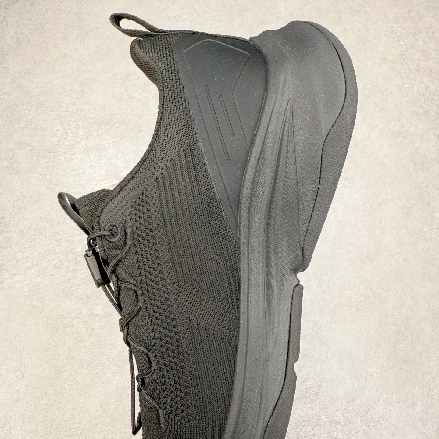 图片[7]-＃HP DESCENTE RUNNING 迪桑特系列 DFLUID流体BOA系带回弹低帮运动跑步鞋 DESCENTE（迪桑特）创立于1935年，品牌名取自法语词汇，意为“滑降”。品牌箭头标识代表滑雪的三种技术“高速直线滑行”、“穿越”和“侧滑”，也寓意品牌在打造高端专业运动产品中不断追求完美的创新精神，致力于成为中国高端专业滑雪、综训、女子、铁人三项、高尔夫的第一品牌。尺码：39 40 40.5 41 42 42.5 43 44 44.5 45-选品中心