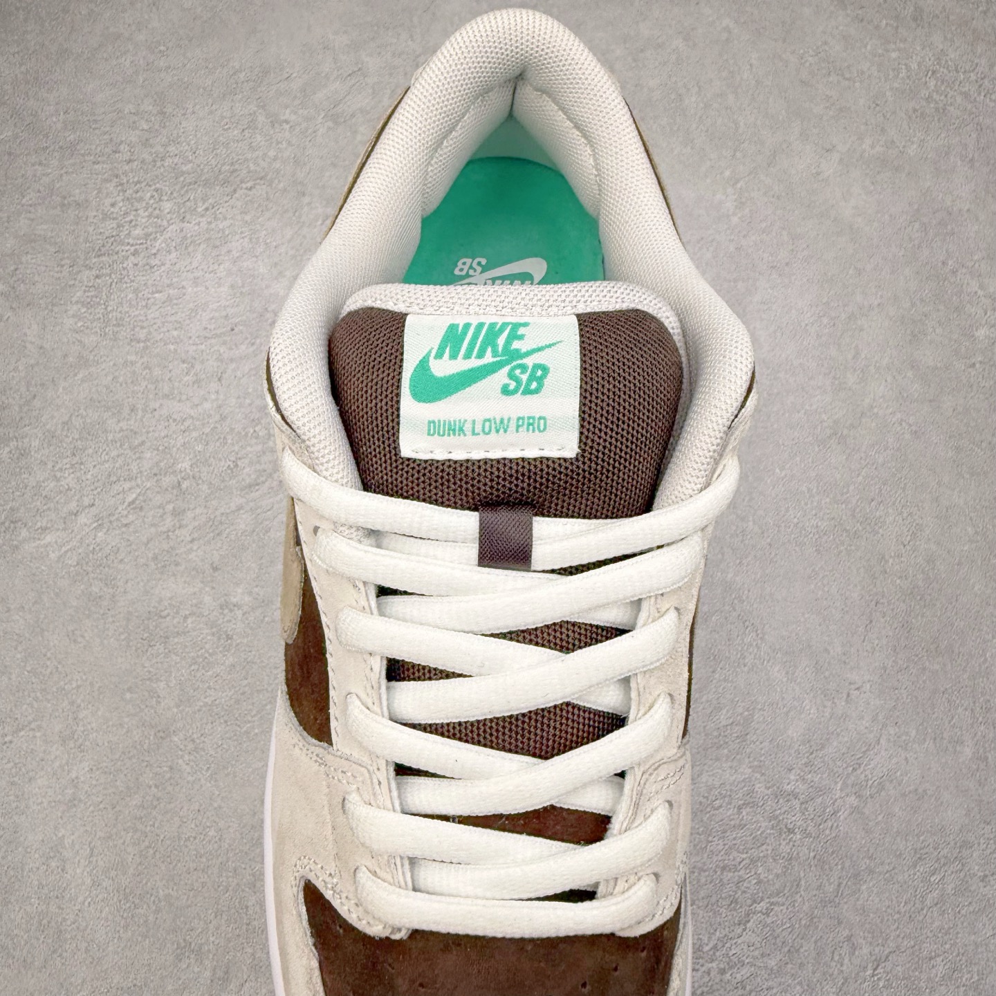 图片[5]-＃F版 NK SB Dunk Low 咖啡男孩 HF3704-001 极限压缩利润空间 超乎所想的高性价比 用料绝不含糊 原盒原配 正确耐磨橡胶大底 超高清洁度 全鞋零毛边皮料切割 全套原楦原模倾力打造完美版型 尺码：36 36.5 37.5 38 38.5 39 40 40.5 41 42 42.5 43 44 44.5 45 46 47.5-选品中心