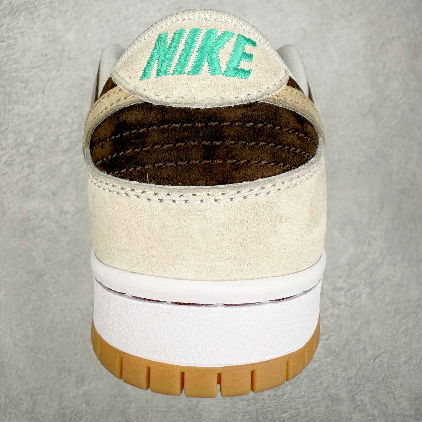 图片[8]-＃F版 NK SB Dunk Low 咖啡男孩 HF3704-001 极限压缩利润空间 超乎所想的高性价比 用料绝不含糊 原盒原配 正确耐磨橡胶大底 超高清洁度 全鞋零毛边皮料切割 全套原楦原模倾力打造完美版型 尺码：36 36.5 37.5 38 38.5 39 40 40.5 41 42 42.5 43 44 44.5 45 46 47.5-选品中心