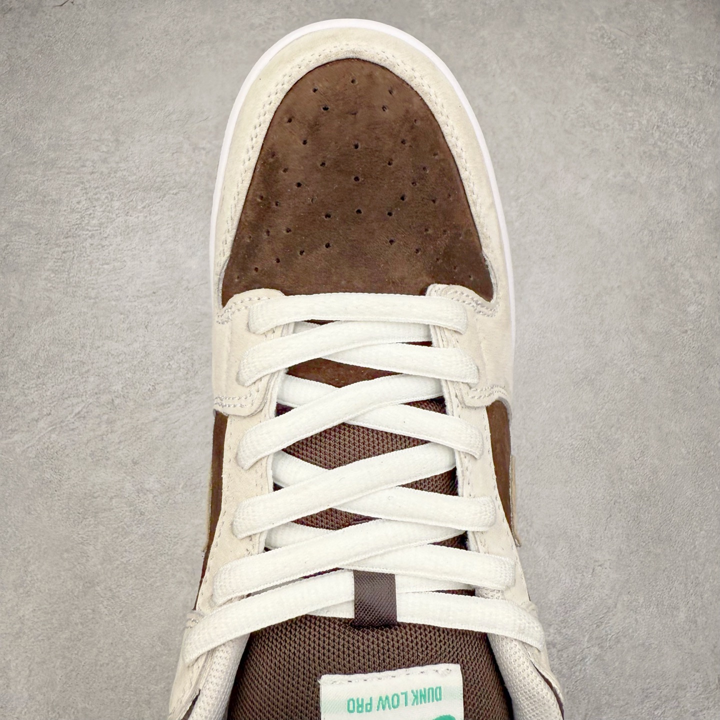 图片[4]-＃F版 NK SB Dunk Low 咖啡男孩 HF3704-001 极限压缩利润空间 超乎所想的高性价比 用料绝不含糊 原盒原配 正确耐磨橡胶大底 超高清洁度 全鞋零毛边皮料切割 全套原楦原模倾力打造完美版型 尺码：36 36.5 37.5 38 38.5 39 40 40.5 41 42 42.5 43 44 44.5 45 46 47.5-选品中心