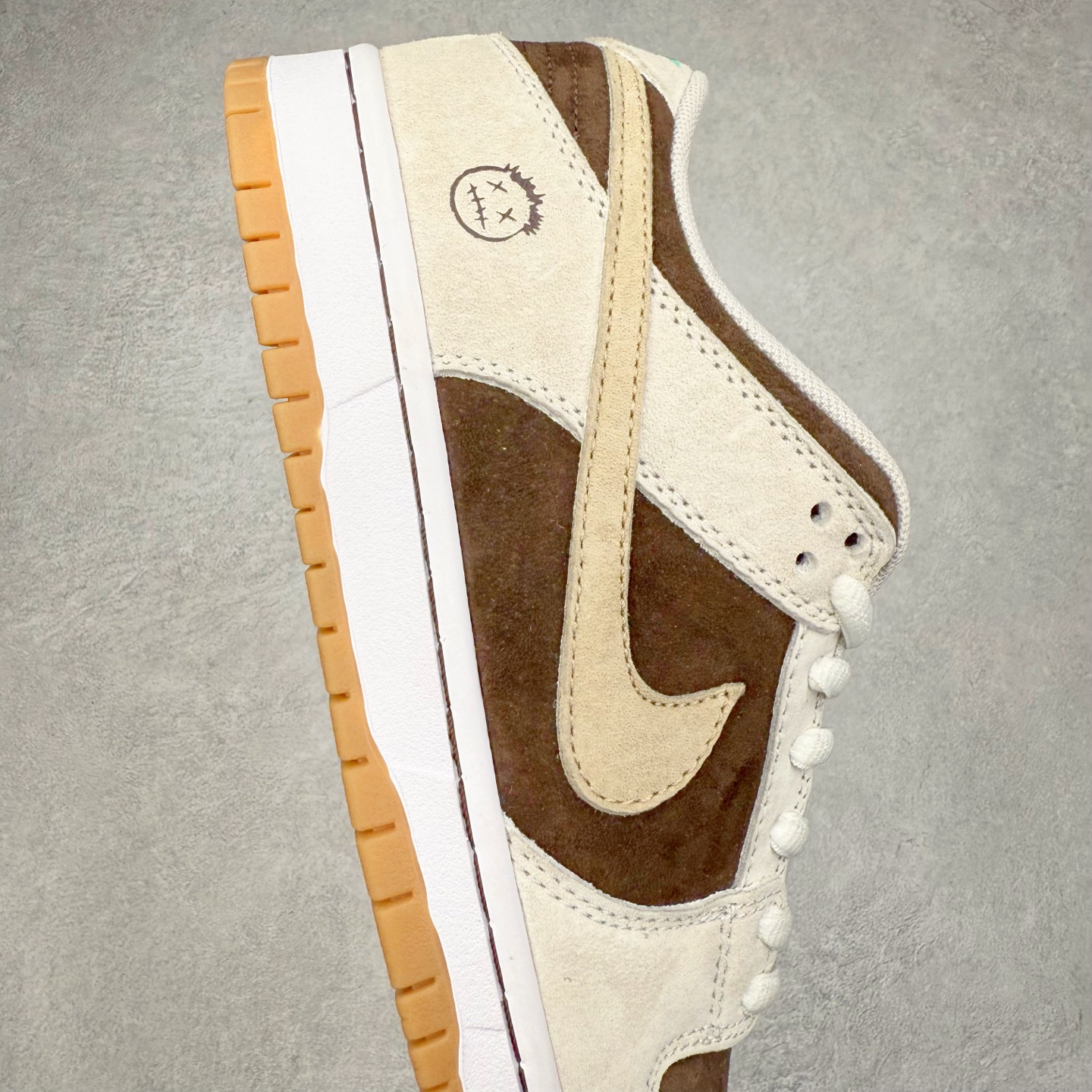 图片[6]-＃F版 NK SB Dunk Low 咖啡男孩 HF3704-001 极限压缩利润空间 超乎所想的高性价比 用料绝不含糊 原盒原配 正确耐磨橡胶大底 超高清洁度 全鞋零毛边皮料切割 全套原楦原模倾力打造完美版型 尺码：36 36.5 37.5 38 38.5 39 40 40.5 41 42 42.5 43 44 44.5 45 46 47.5-选品中心