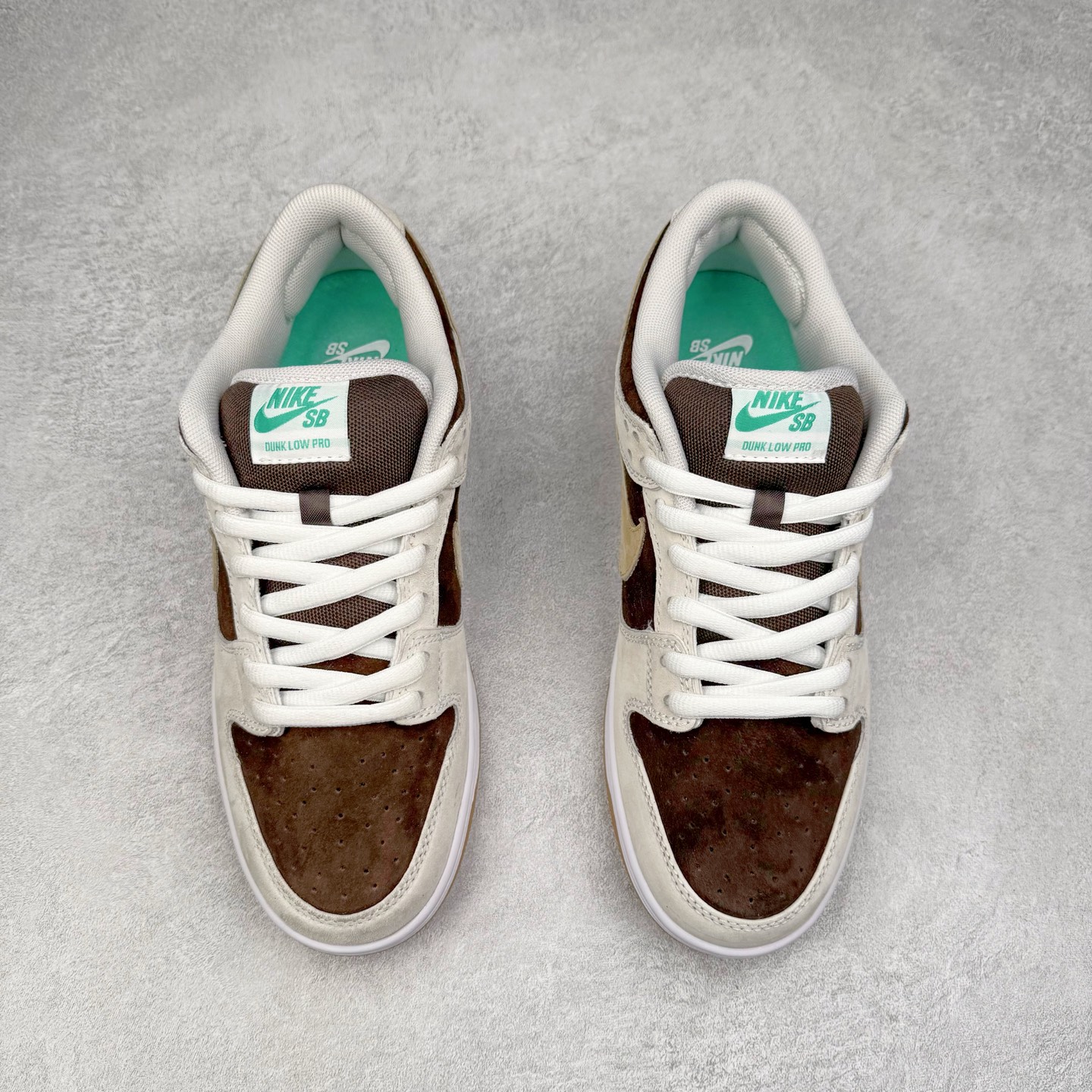 图片[2]-＃F版 NK SB Dunk Low 咖啡男孩 HF3704-001 极限压缩利润空间 超乎所想的高性价比 用料绝不含糊 原盒原配 正确耐磨橡胶大底 超高清洁度 全鞋零毛边皮料切割 全套原楦原模倾力打造完美版型 尺码：36 36.5 37.5 38 38.5 39 40 40.5 41 42 42.5 43 44 44.5 45 46 47.5-选品中心