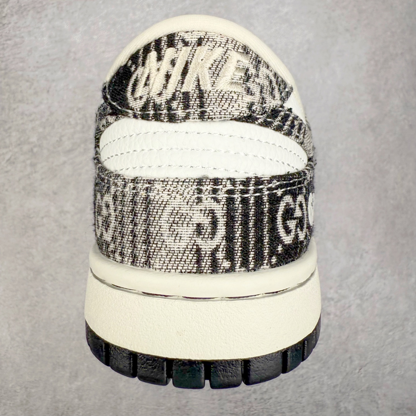 图片[8]-NK Dunk Low 定制配色 SC9207-418 大厂出品 极力推荐 原装头层材料 独家版型蒸餾加工帶來的是更好的视觉和脚感体验大厂纯原品质出货 清洁度 电绣工艺 皮料切割干净无任何毛边 细节完美 实拍调校N版已经零色差零失真 百分百还原实物色彩所见即所得 不存在货不对板色差等低级问题 选购参考实物拍摄 不混卖不参货 只用心做好货严格选品 承诺混一赔十 尺码：36 36.5 37.5 38 38.5 39 40 40.5 41 42 42.5 43 44 44.5 45-选品中心