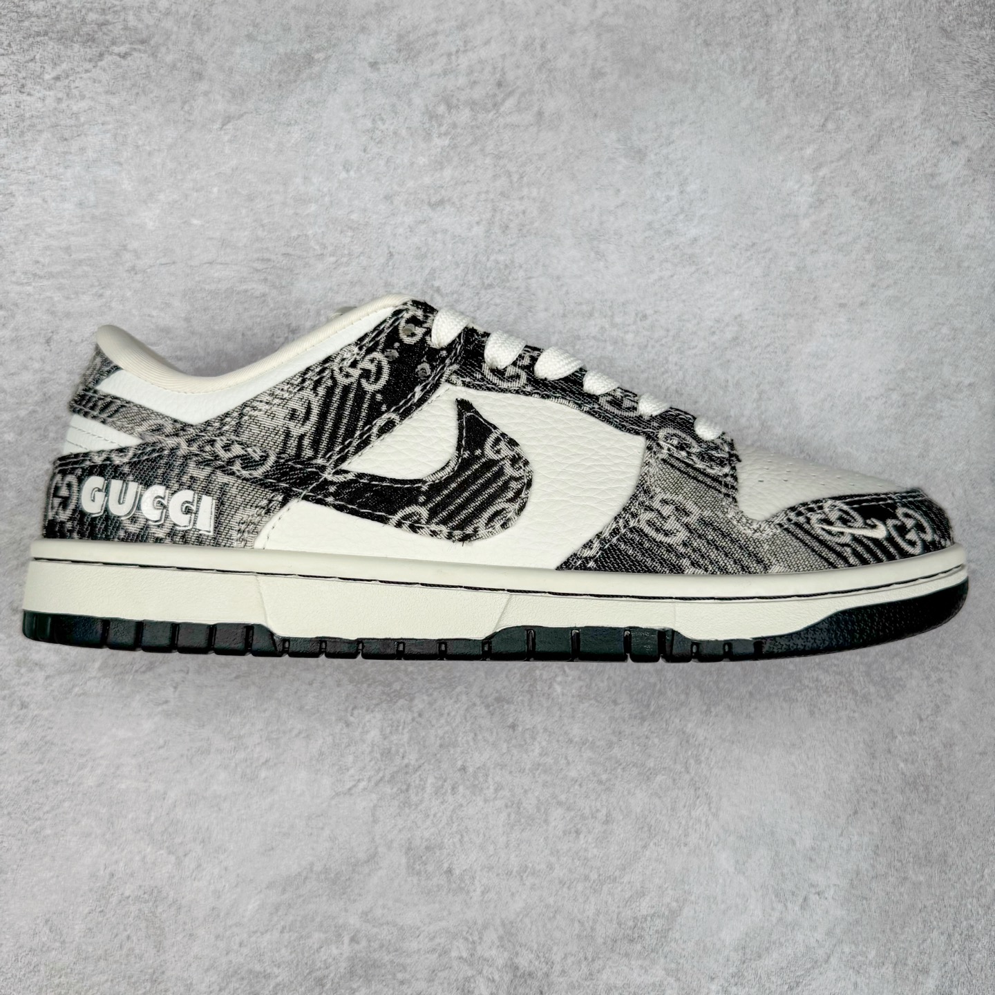 NK Dunk Low 定制配色 SC9207-418 大厂出品 极力推荐 原装头层材料 独家版型蒸餾加工帶來的是更好的视觉和脚感体验大厂纯原品质出货 清洁度 电绣工艺 皮料切割干净无任何毛边 细节完美 实拍调校N版已经零色差零失真 百分百还原实物色彩所见即所得 不存在货不对板色差等低级问题 选购参考实物拍摄 不混卖不参货 只用心做好货严格选品 承诺混一赔十 尺码：36 36.5 37.5 38 38.5 39 40 40.5 41 42 42.5 43 44 44.5 45-选品中心