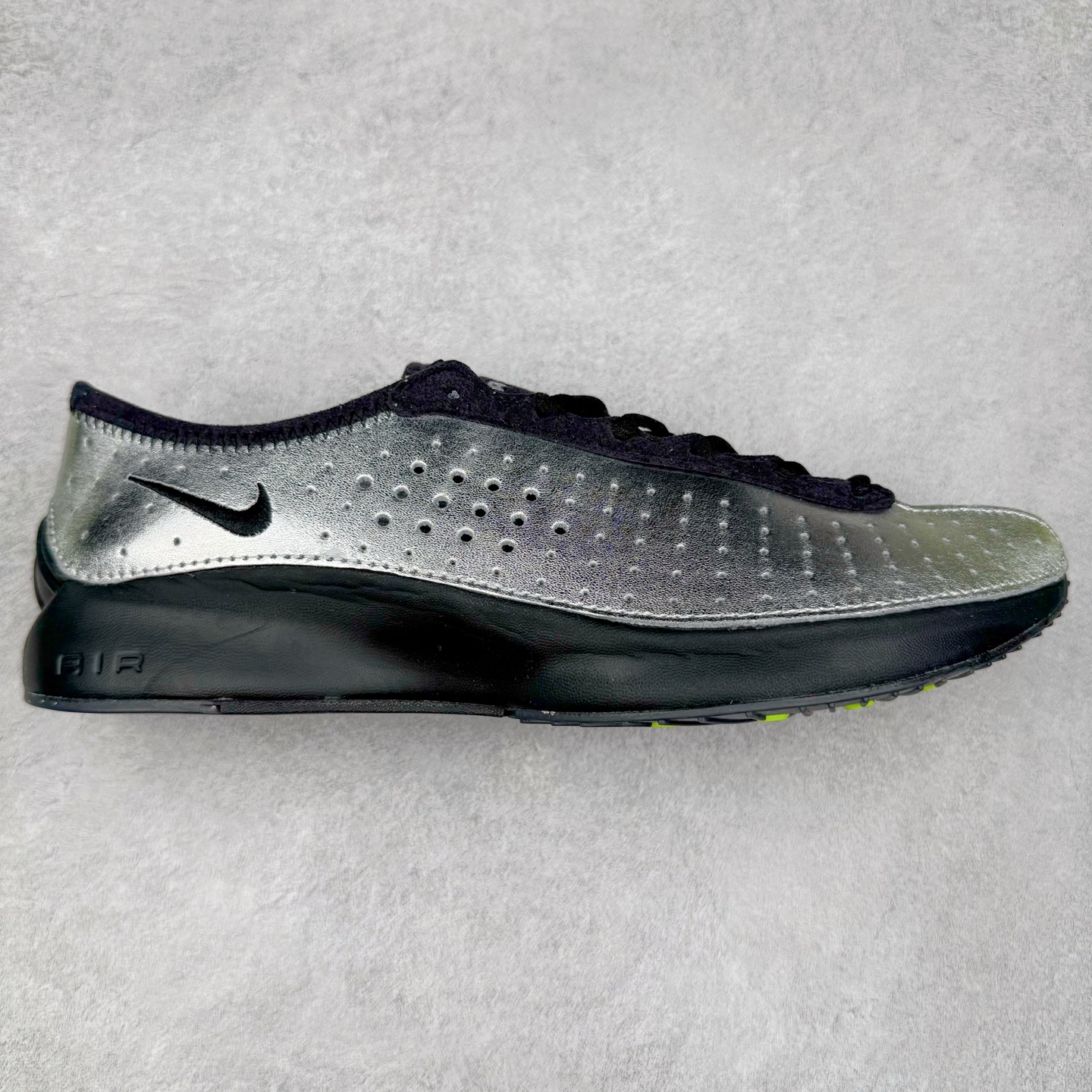 NK Air Superfly 舒适百搭防滑耐磨 低帮 休闲跑步鞋 实拍调校N版已经零色差零失真 百分百还原实物色彩所见即所得 不存在货不对板色差等低级问题 选购参考实物拍摄 不混卖不参货 只用心做好货严格选品 承诺混一赔十 尺码：36 36.5 37.5 38 38.5 39 40 40.5 41 42 42.5 43 44 44.5 45-选品中心