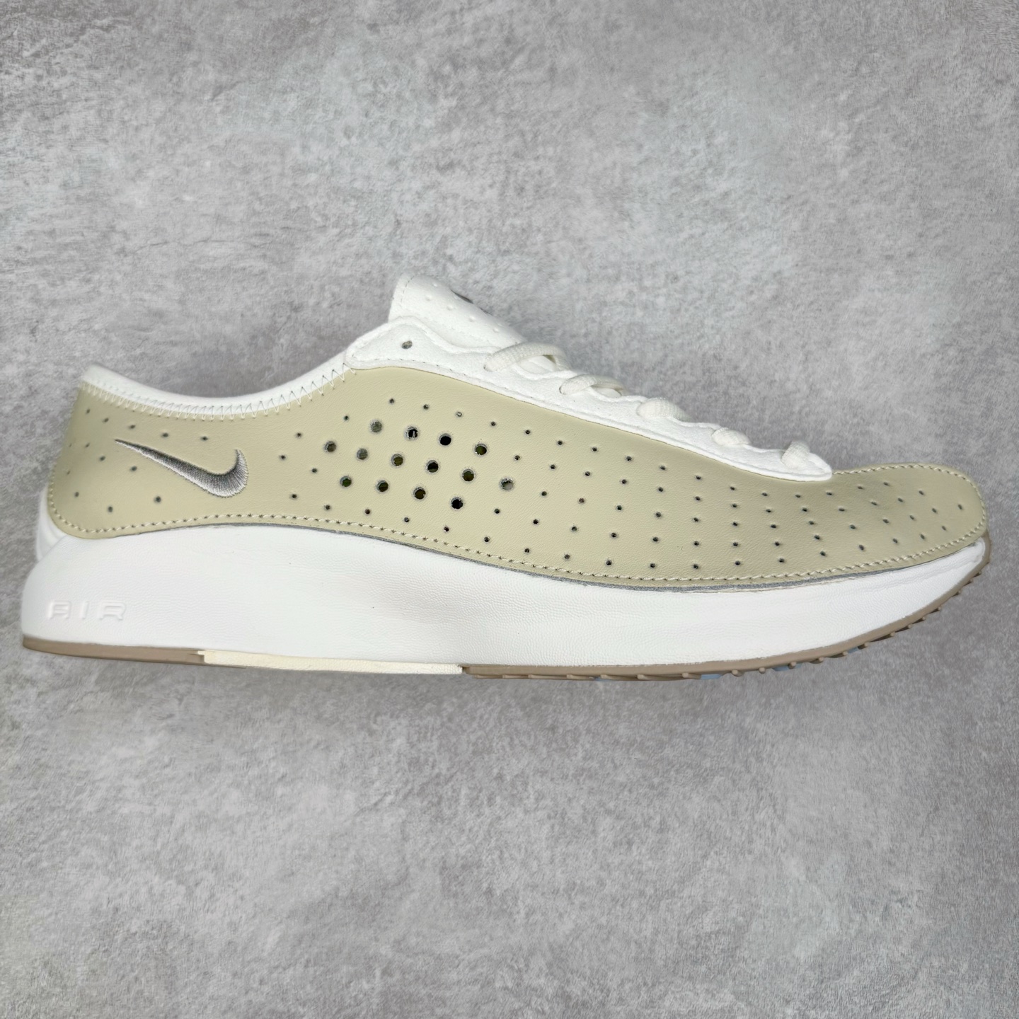 NK Air Superfly 舒适百搭防滑耐磨 低帮 休闲跑步鞋 实拍调校N版已经零色差零失真 百分百还原实物色彩所见即所得 不存在货不对板色差等低级问题 选购参考实物拍摄 不混卖不参货 只用心做好货严格选品 承诺混一赔十 尺码:36 36.5 37.5 38 38.5 39 40 40.5 41 42 42.5 43 44 44.5 45-选品中心