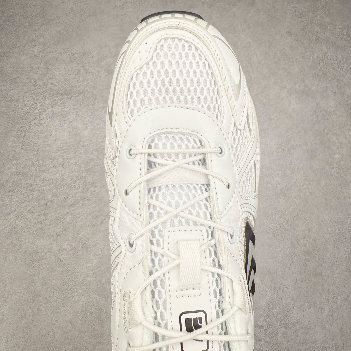 图片[4]-THE NORTH FACE SOLID TECH 北面柔软舒适防滑耐磨低帮生活休闲鞋 男女同款 黑色 The North Face于1966年成立，一直致力于为户外运动员的每一次严酷探索提供专业装备。作为全球户外运动领导品牌，The NorthFace以经过专业运动员测试、适应各类户外需求的产品助力探索者不断超越自我，激发人类潜能。The North Face象征着众多山脉中更冷、更值得挑战的北坡。品牌标志则来自Half Dome，一座位于美国加州Yosemite NationalPark（优胜美地国家公园）里的山峰，中文名字取为「北面」，象征着不畏惧的户外探索精神。1997年，The North Face采用全新的宣传标语「Never Stop Exploring探索永不停止」，体现品牌的探索精神，成为品牌的座右铭。尺码：36/45-选品中心