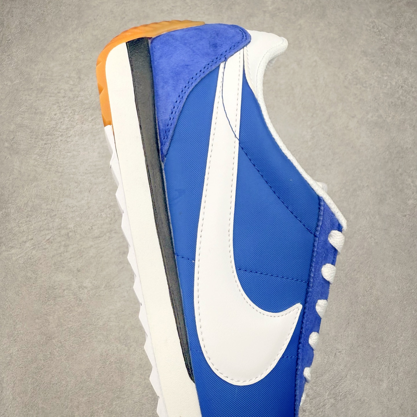 图片[6]-NK Pacific 华夫舒适百搭个性减震低帮生活休闲鞋 HM4771-104 秉承元年款经典风格 糅合防水鞋面设计 传统鞋带系统和覆面设计增强贴合感 提升耐久性 彰显经典风格 EVA 泡棉中底轻盈缓震 纯色橡胶外底搭配人字形底纹 缔造出色耐久性和多向抓地力 天猫订单本实体可操作原价款 尺码： 36 36.5 37 38 38.5 39 40 40.5 41 42 42.5 43 44 45-选品中心