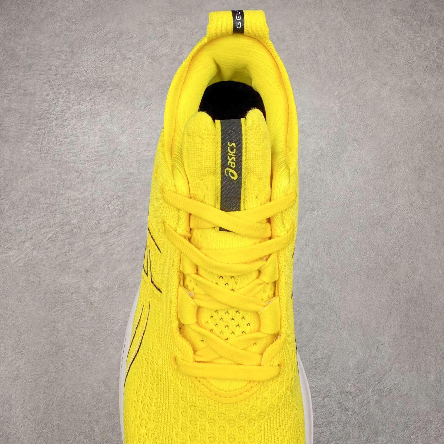 图片[5]-Asics GEL-Nimbus 26 亚瑟士缓震跑鞋 近年复古风潮的势头很旺 ASICS一直坚信保持身体的健康与活力是打造健康快乐的生活方式的最佳途径 ASICS为复古鞋型注入新设计 为玩家的街头穿搭提供了更多可能 GEL-NIMBUSTM9运动鞋最初是为中立和仰卧跑步者设计的长距离训练器 采用原始材料和关键细节重新设计 其Y2K时代的工业外观也被大胆的对比和色块所抵消 尺码：36 36.5 37.5 38 38.5 39 40 40.5 41.5 42 42.5 43.5 44 44.5 45-选品中心